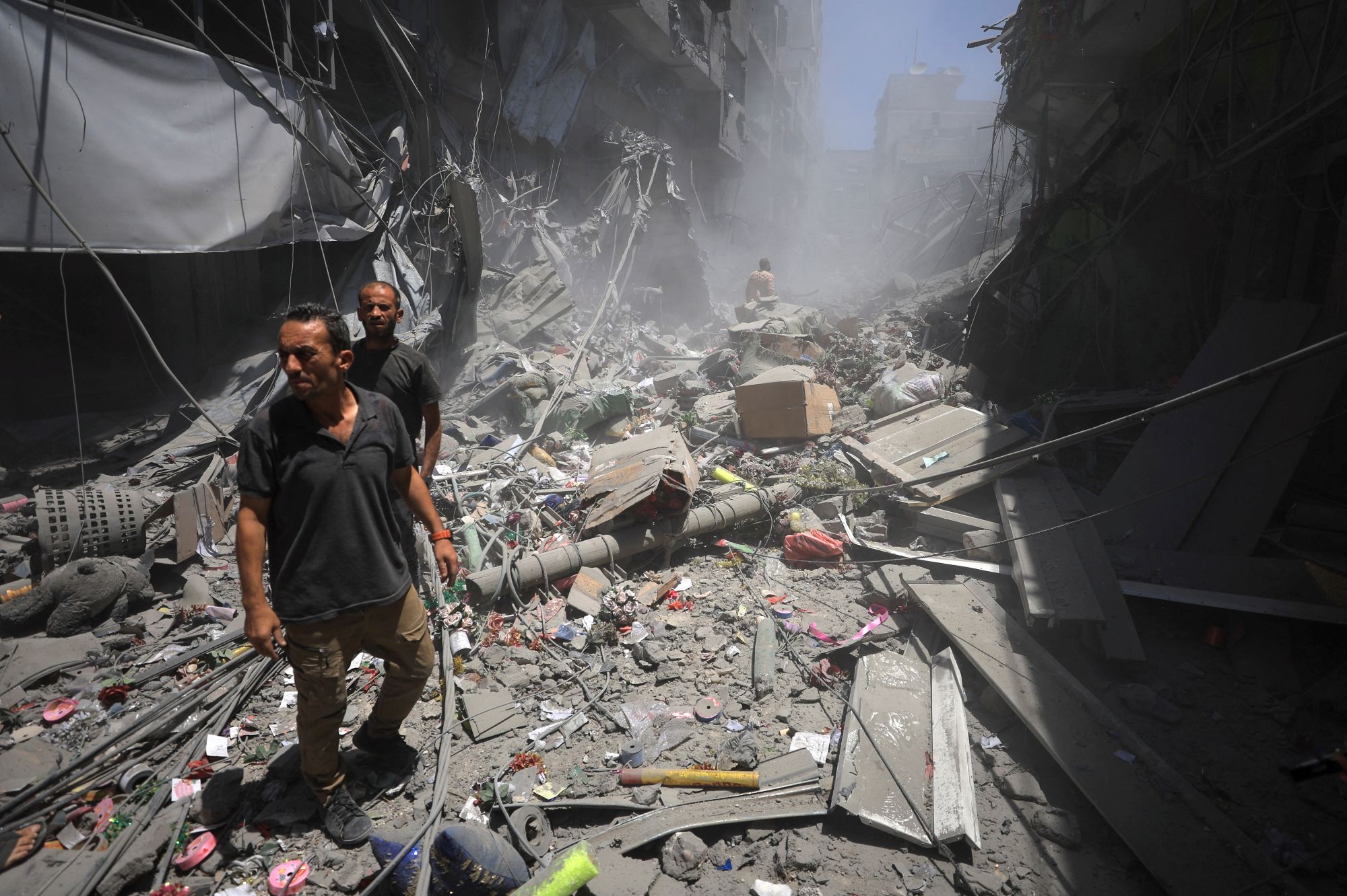 cover Israel fire kills dozens more aid seekers in Gaza, medics say, as hunger worsens
