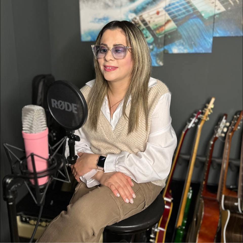 cover A minute with Nikoletta Livadiotou, singer