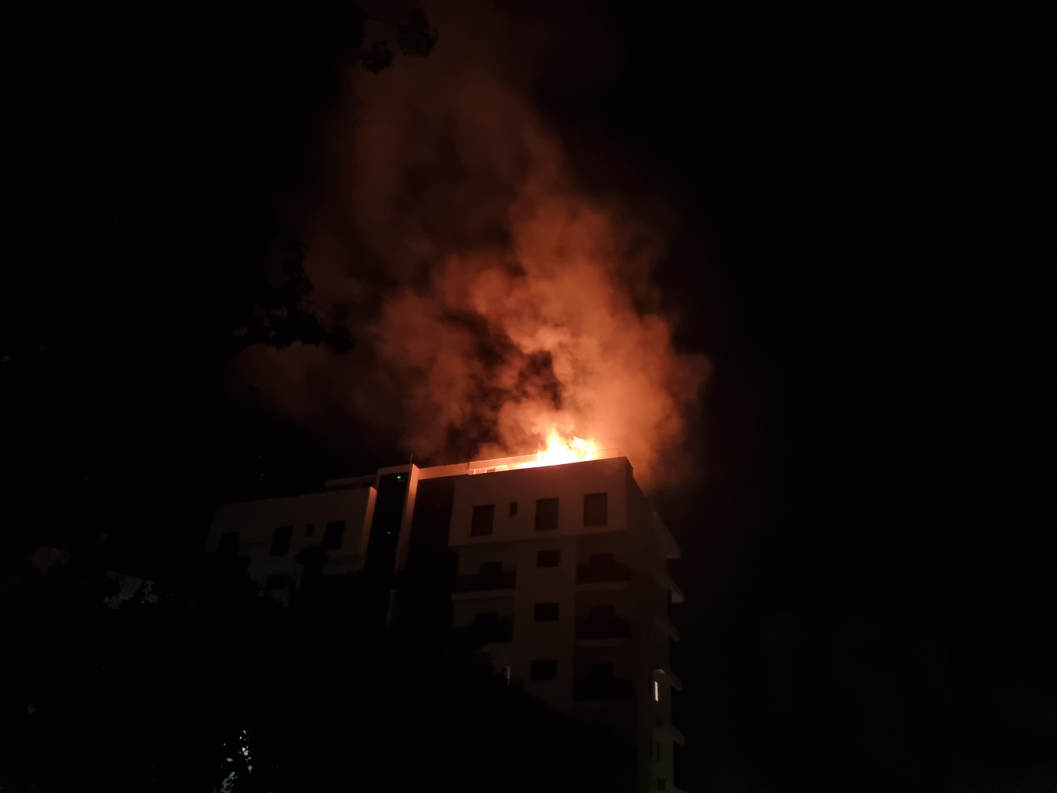cover Fire in downtown Nicosia building contained