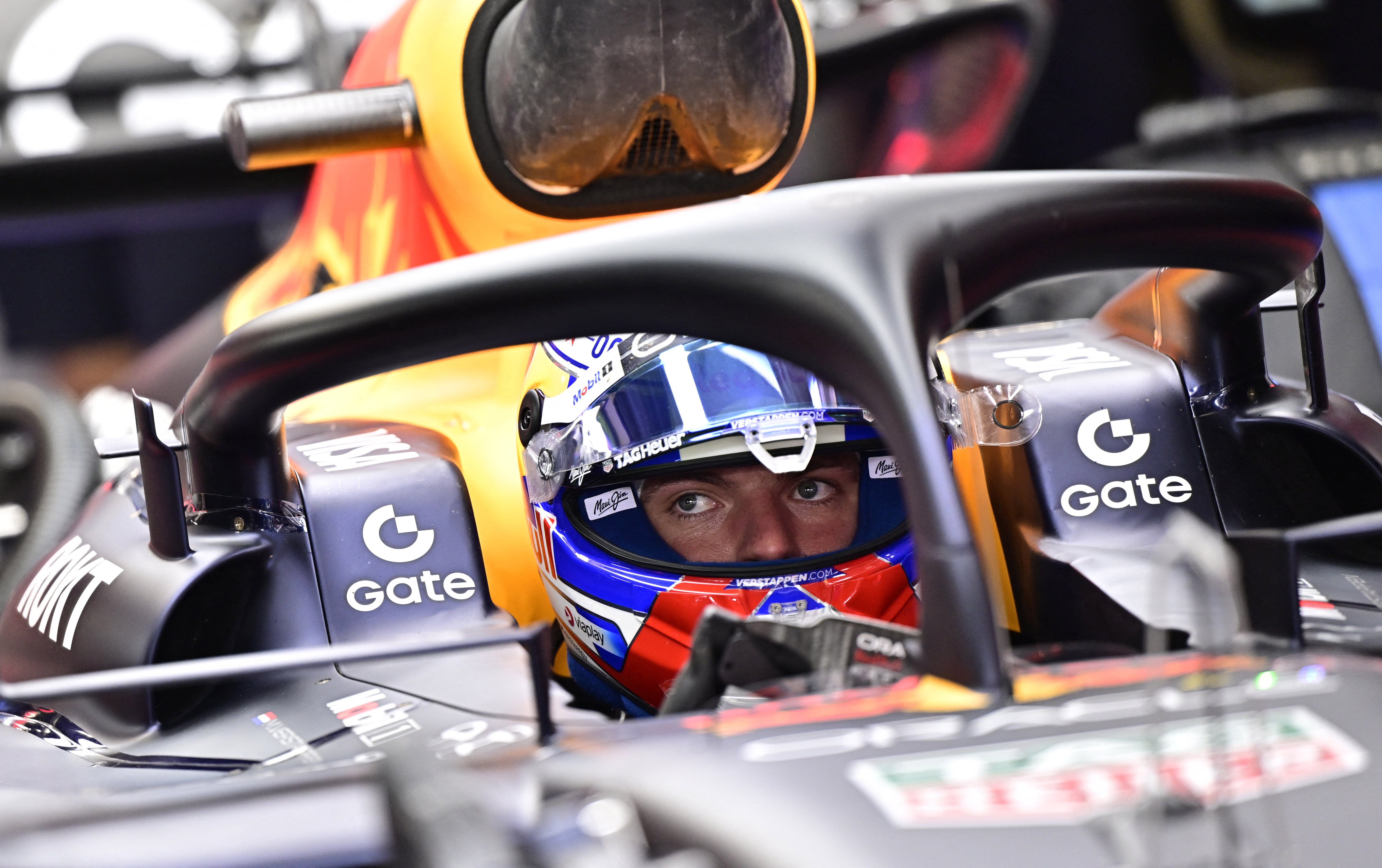 cover Red Bull reprimanded after Verstappen throws out the towel