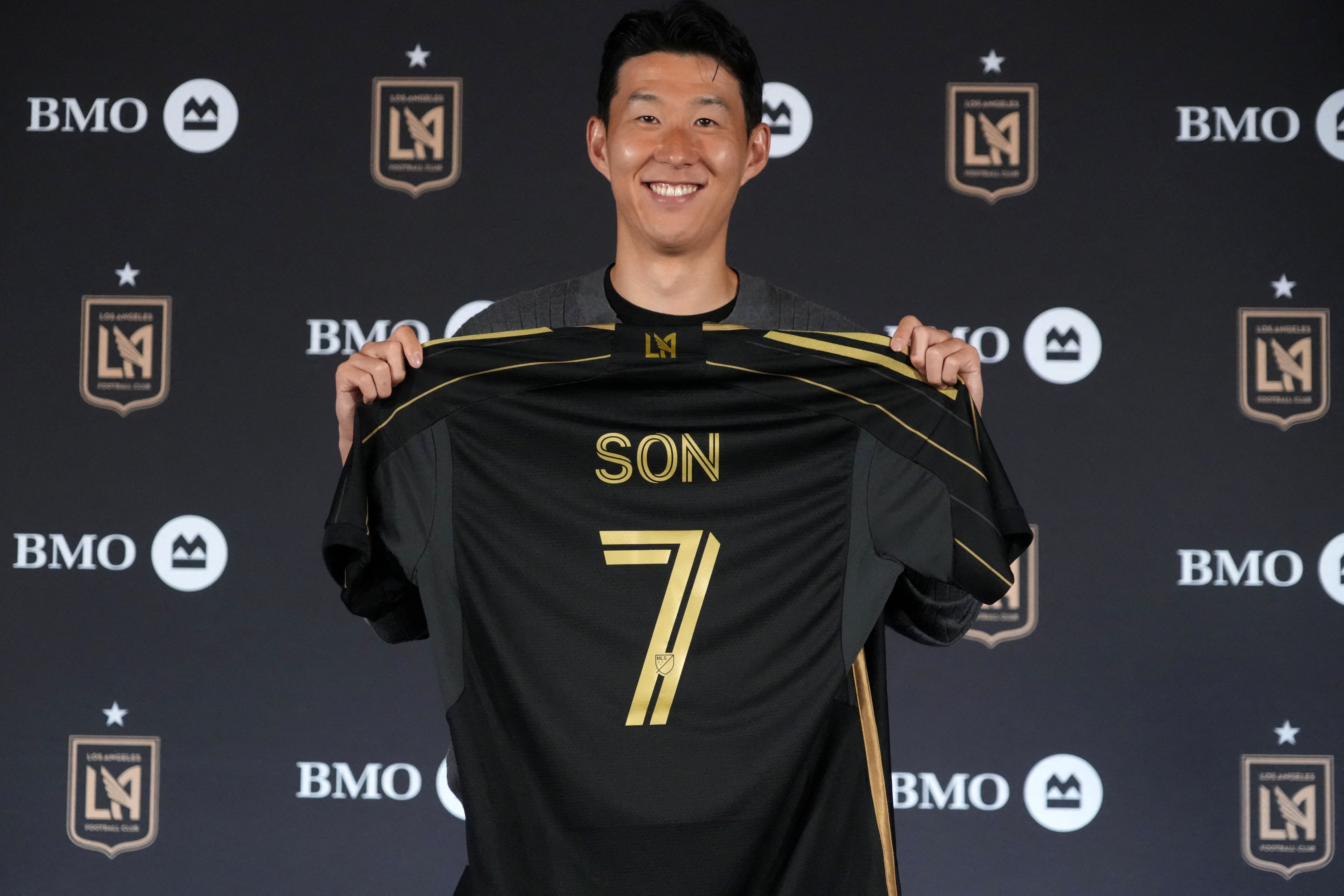 cover &#8216;Sonny in LA&#8217; &#8211; Son joins LAFC in MLS record deal