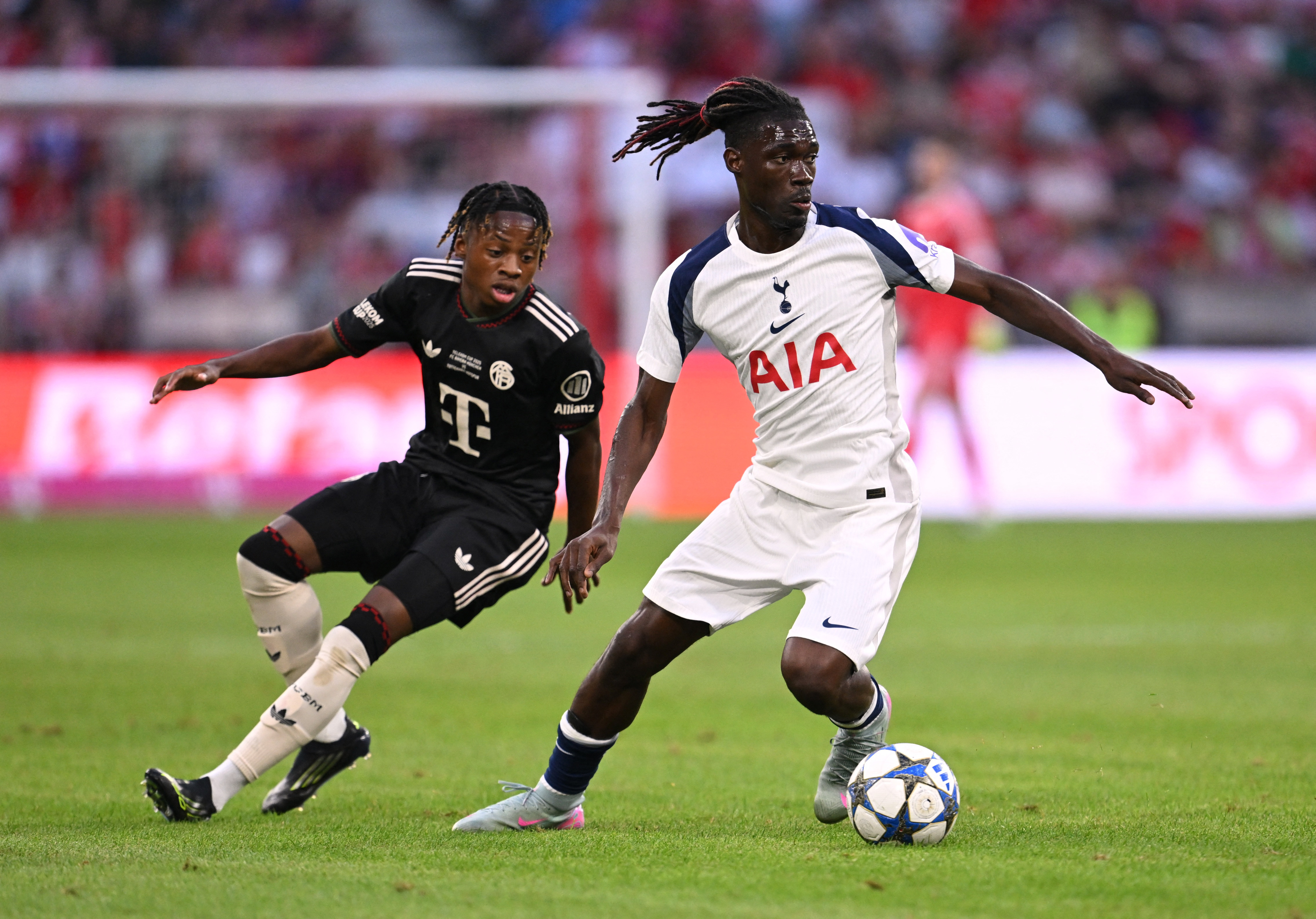 cover Lateness costs Bissouma place in Spurs&#8217; Super Cup squad, Solanke fit
