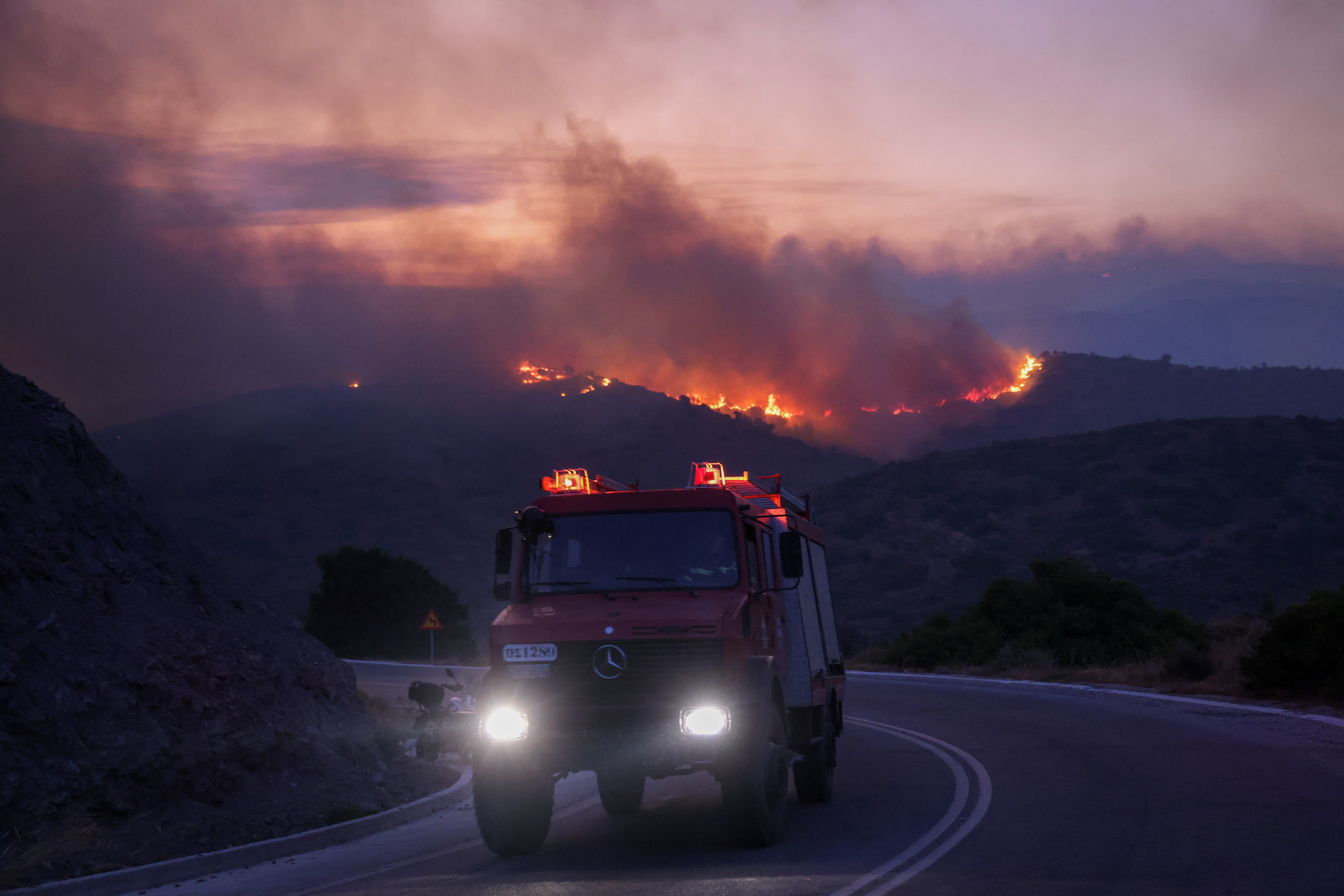 cover Wildfires scorch Greece for a second day, thousands evacuated