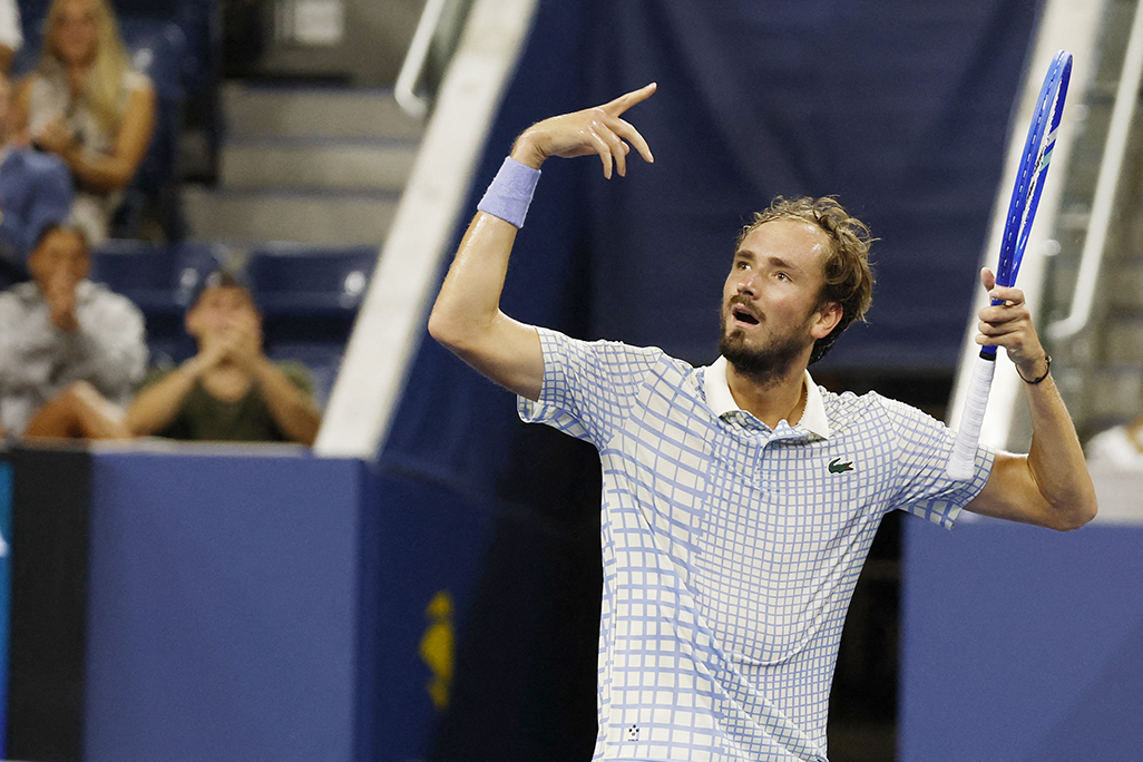 cover Sabalenka, Djokovic win before Medvedev tirade sparks chaos at US Open