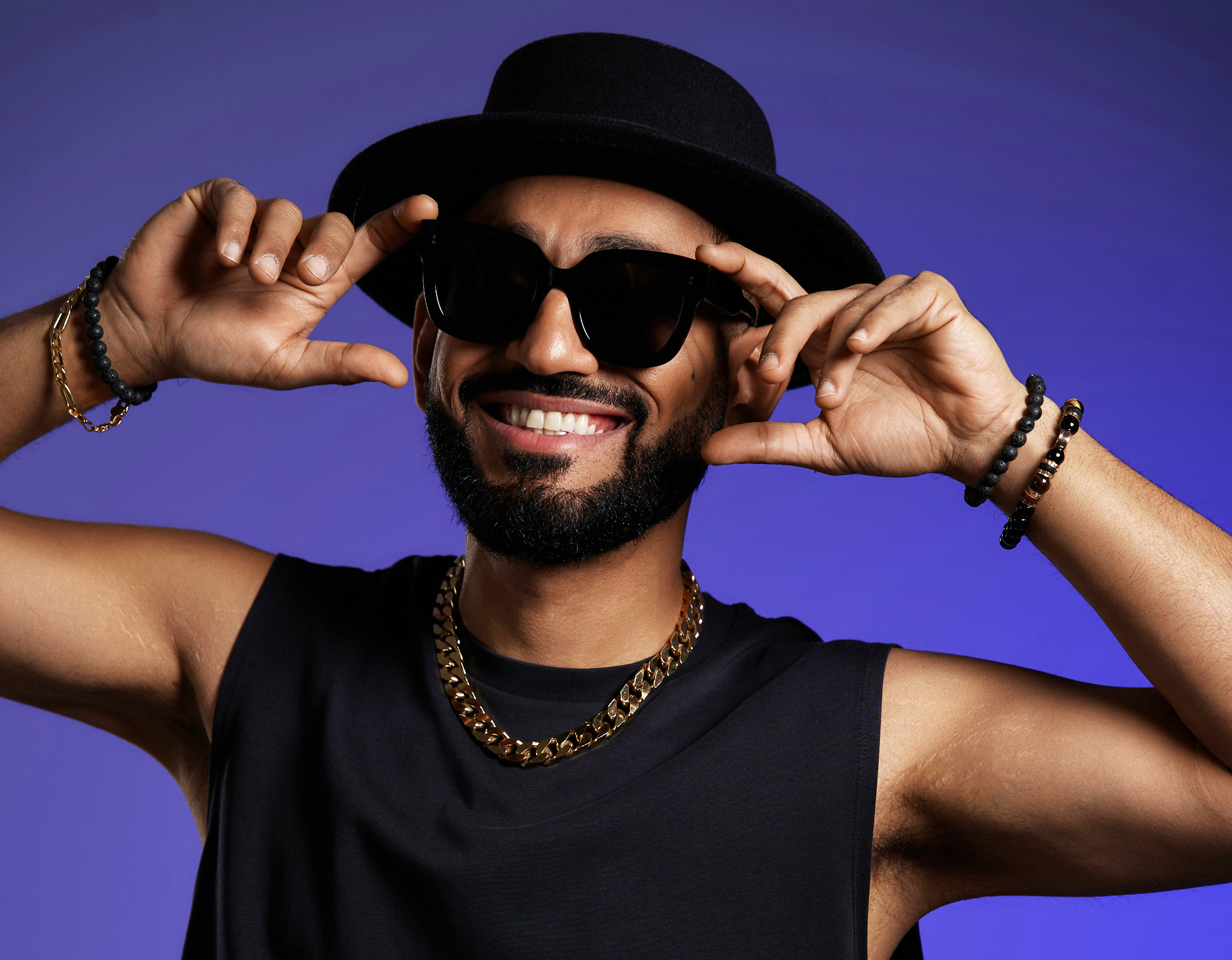 cover DJ Bliss to perform in Cyprus tonight