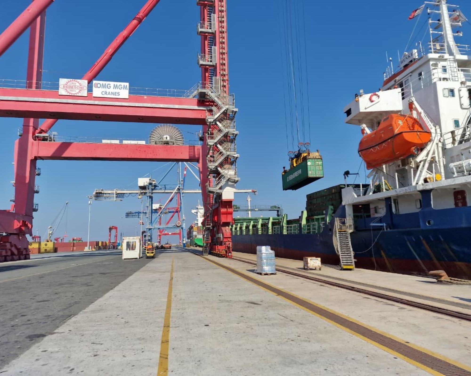 cover Cypriot aid bound for Gaza arrives in Ashdod