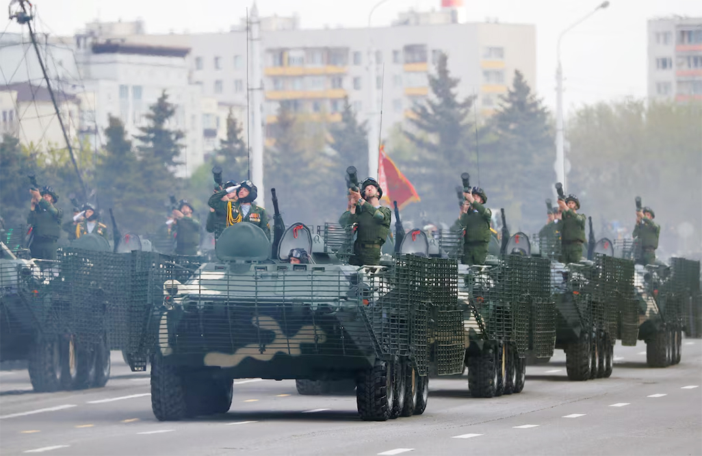 cover Belarus looking at how to arm its missile systems with nuclear warheads