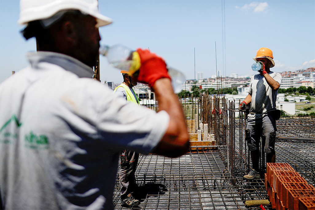 cover &#8216;Urgent action&#8217; needed to protect workers from heat stress in warming world