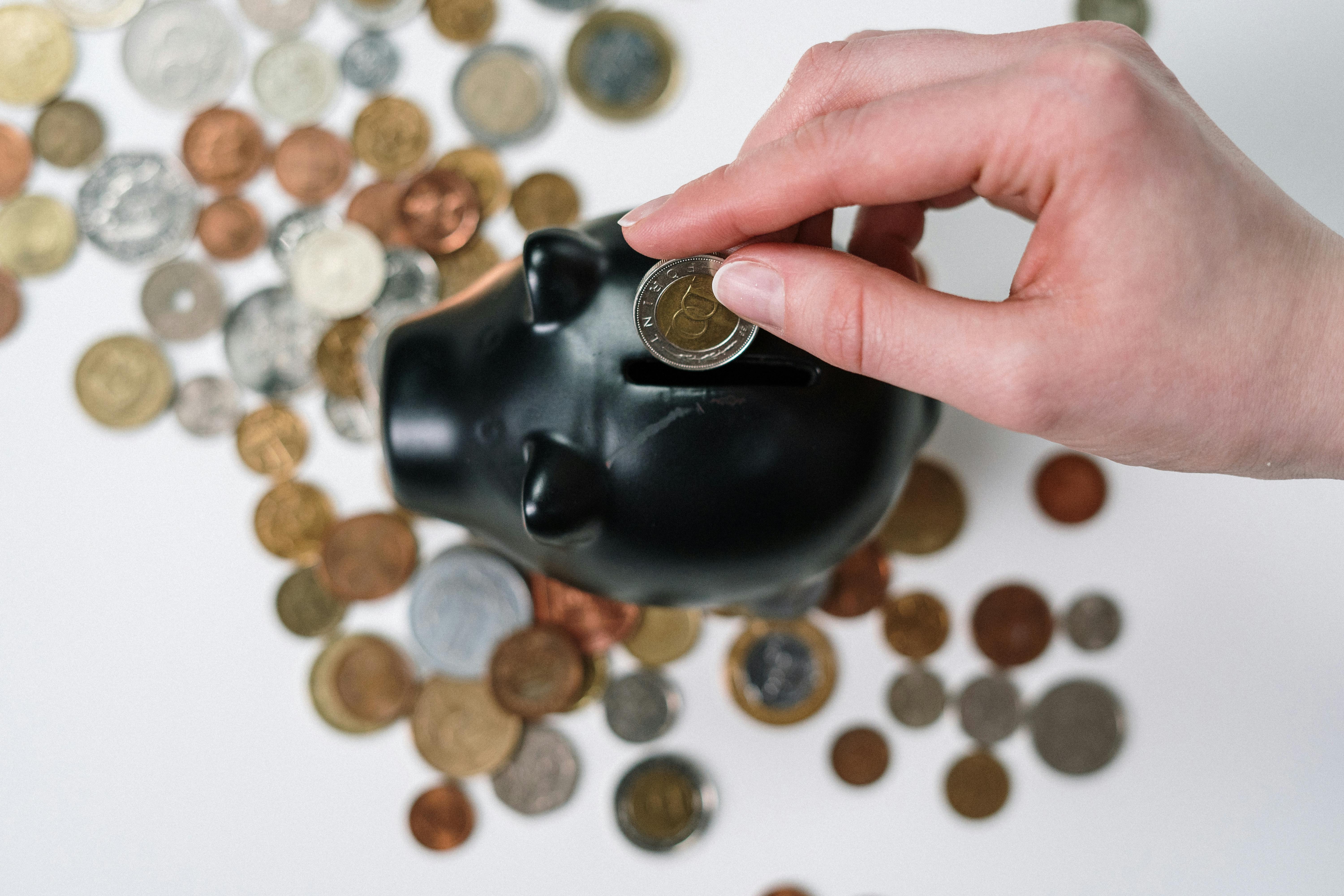 image Cyprus residents’ savings climb as corporate deposits hit new highs