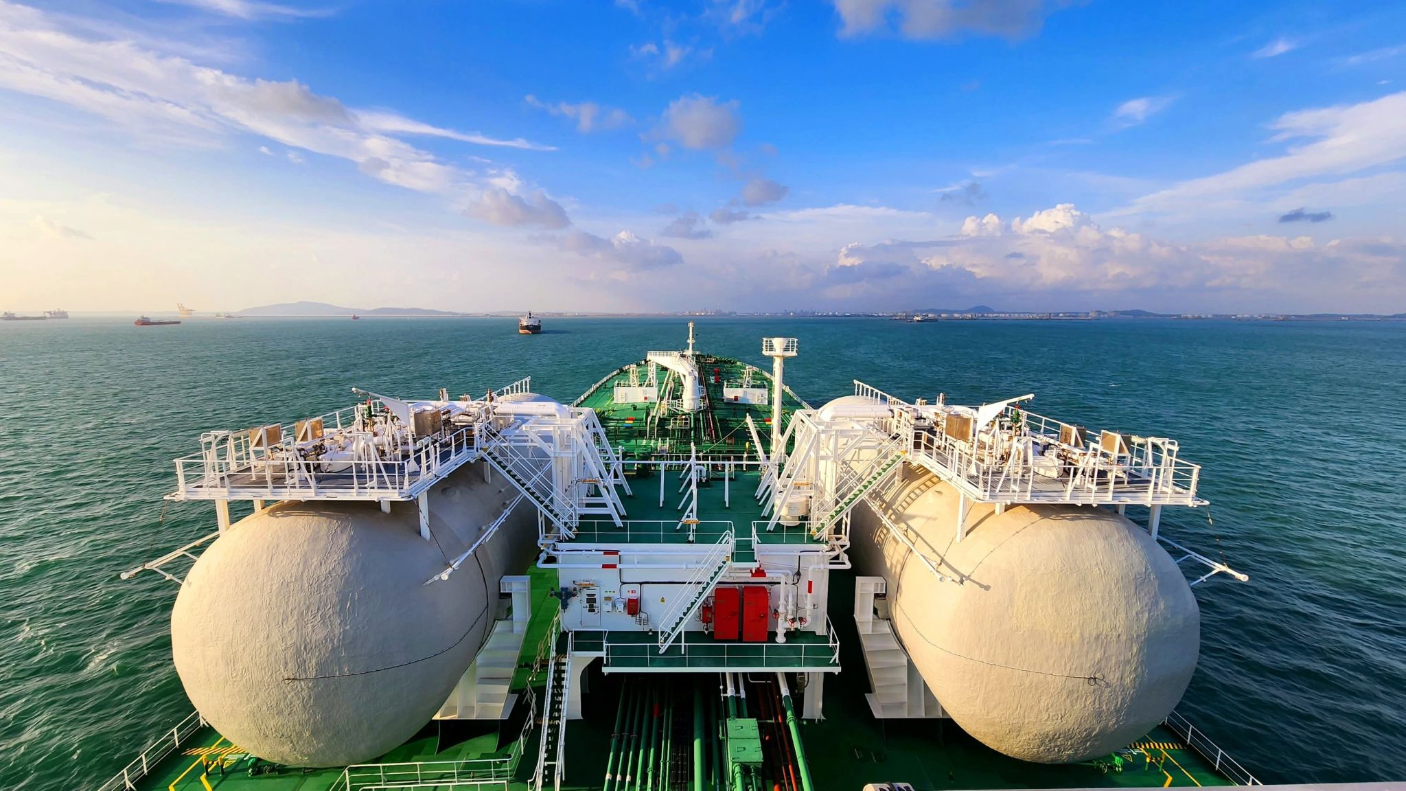 cover Columbia sees dual-fuel ships dominating global orders through 2025