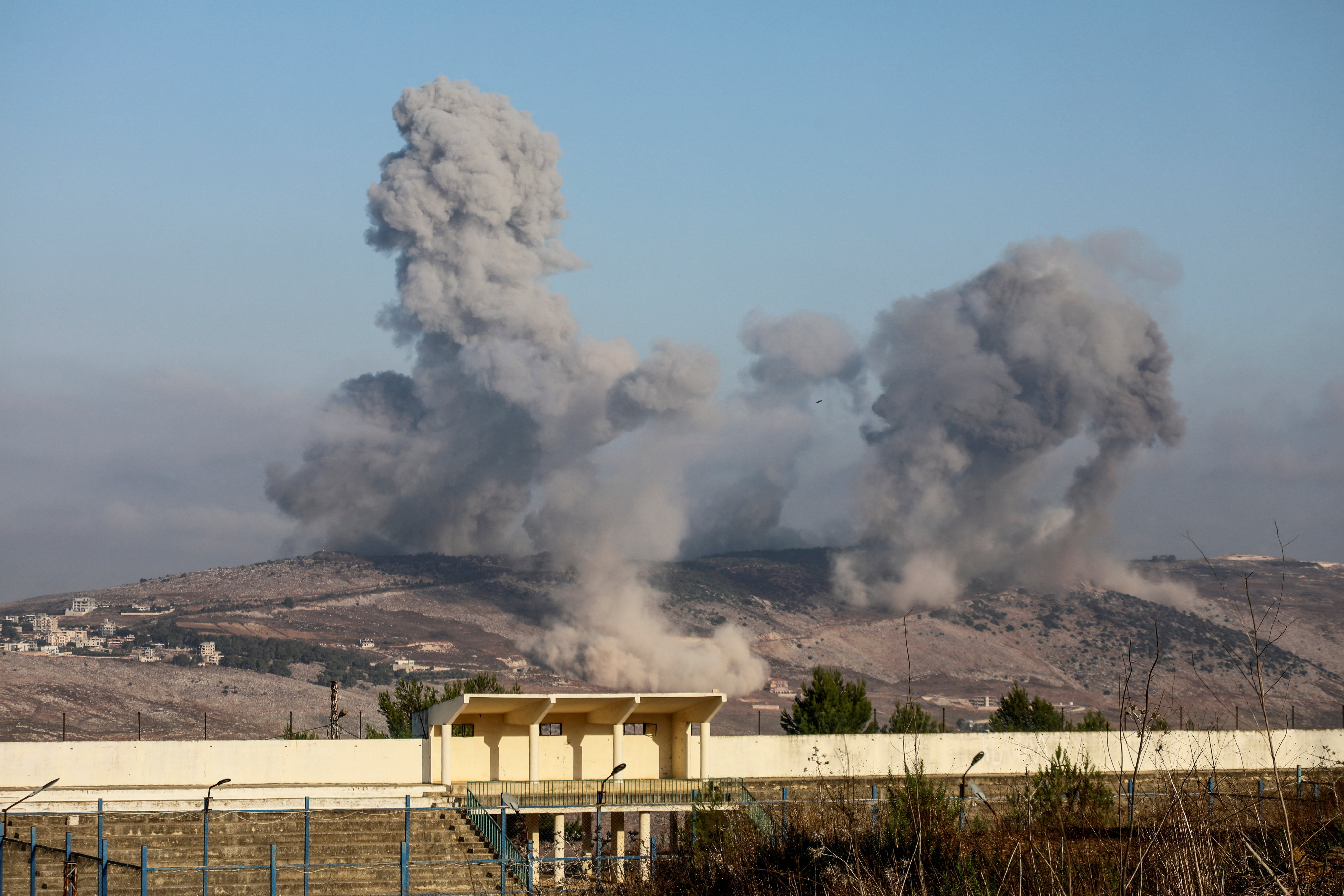 image Israel attacks Hezbollah targets in south Lebanon