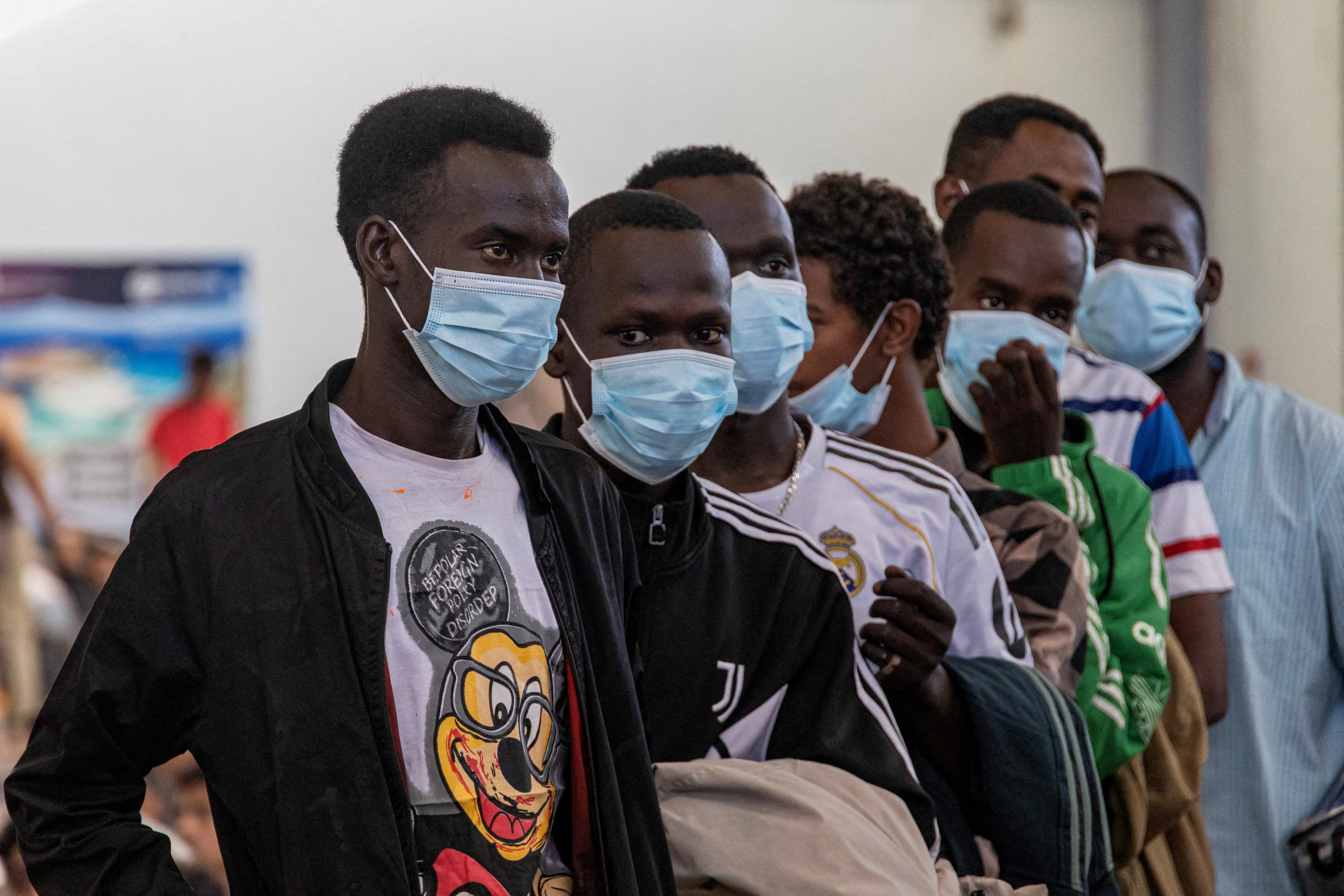cover Greece toughens penalties for rejected asylum seekers, speeds up returns