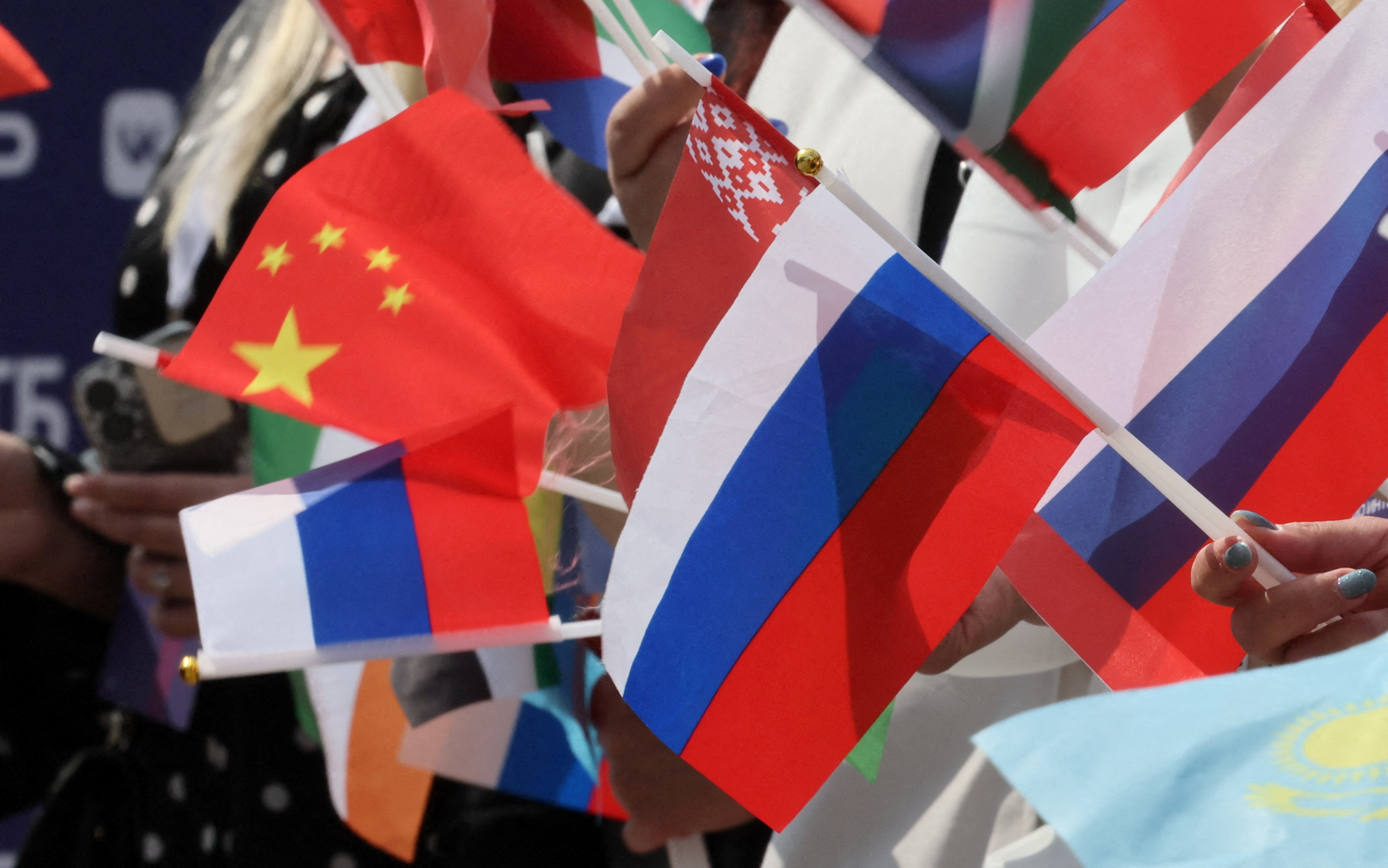 cover Barred from Eurovision, Russia hosts rival &#8216;Intervision&#8217; song contest