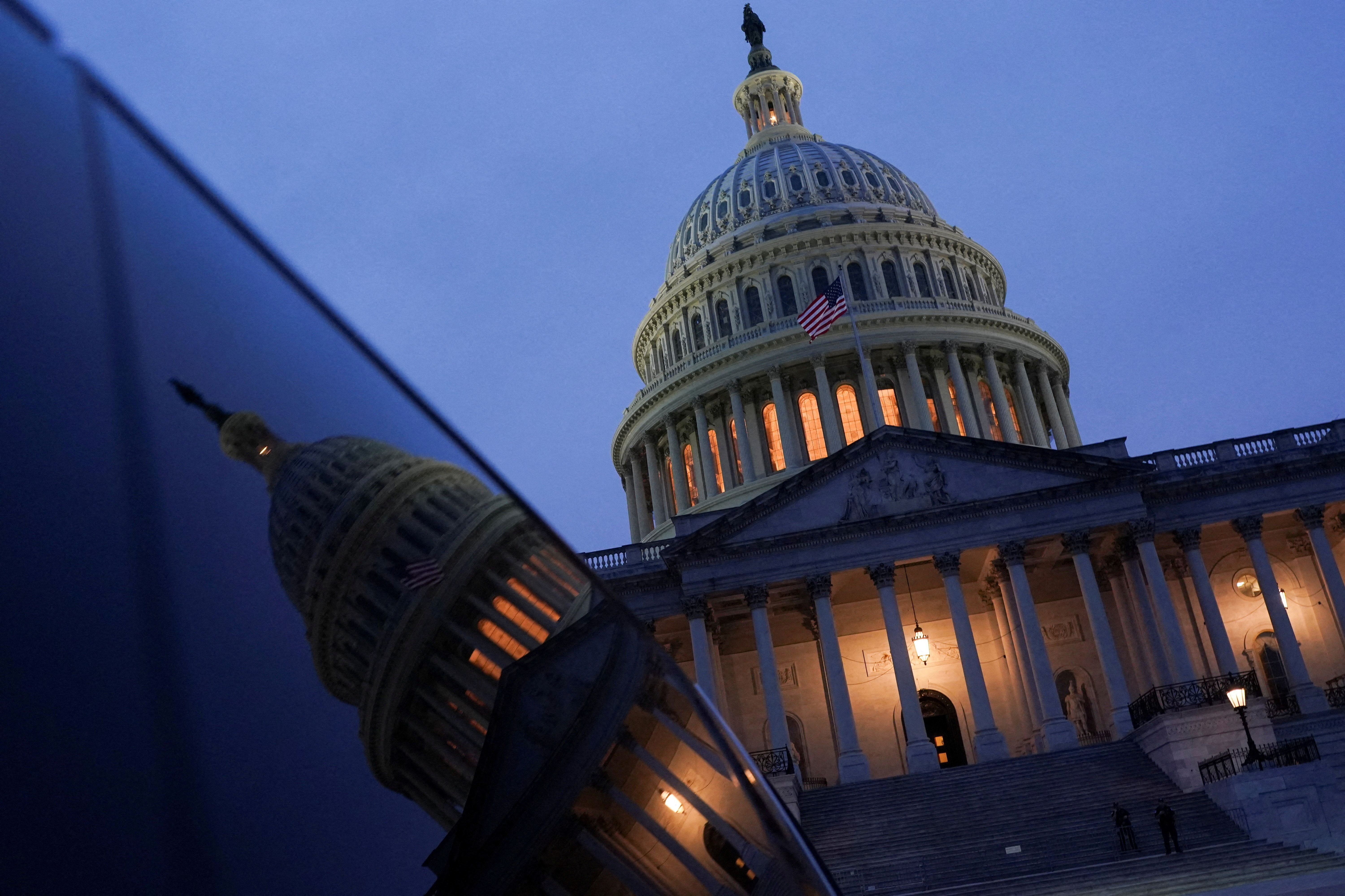 image Clock ticks toward shutdown after White House meeting ends in stalemate