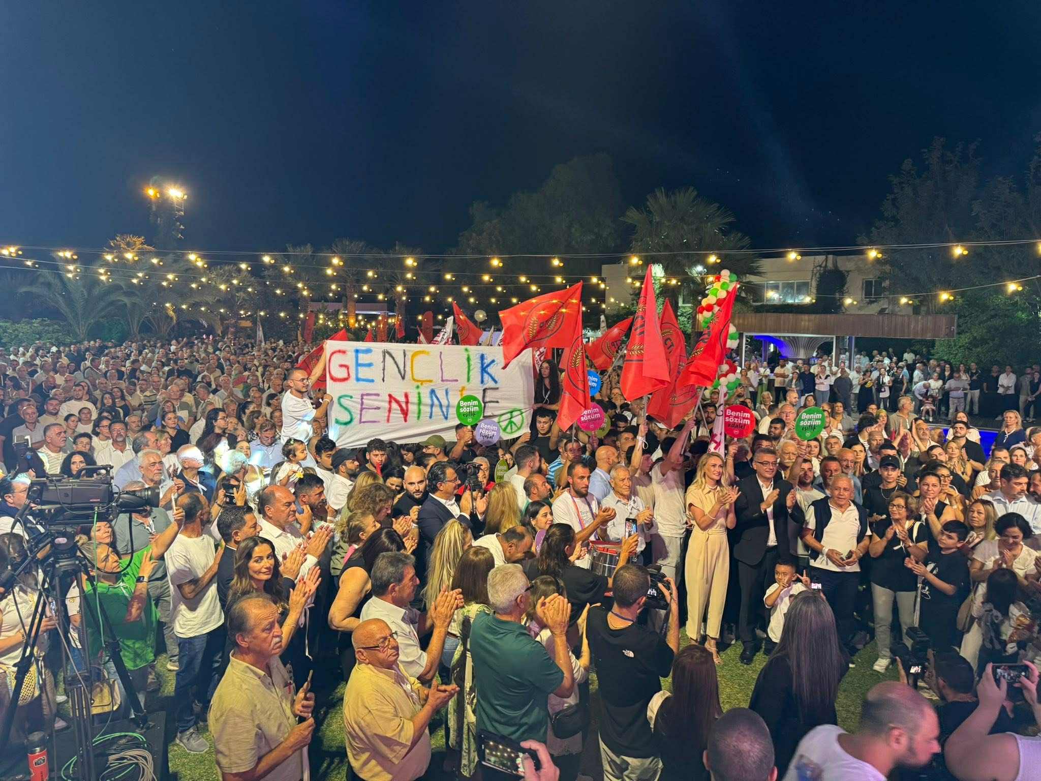 cover Tatar, Erhurman hold large rallies as election nears