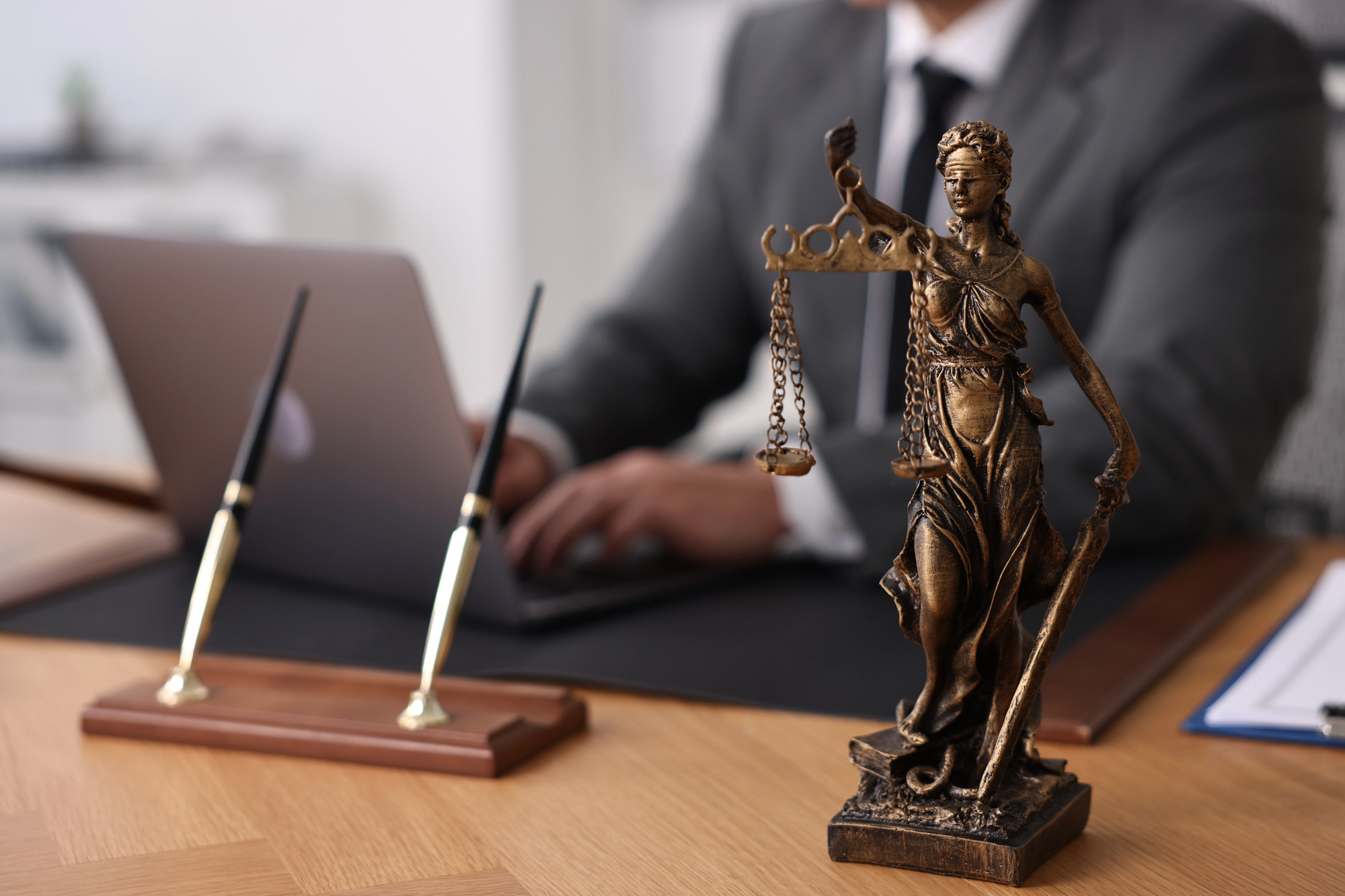 cover How Bajaj Finserv lawyer loan suits different types of lawyers
