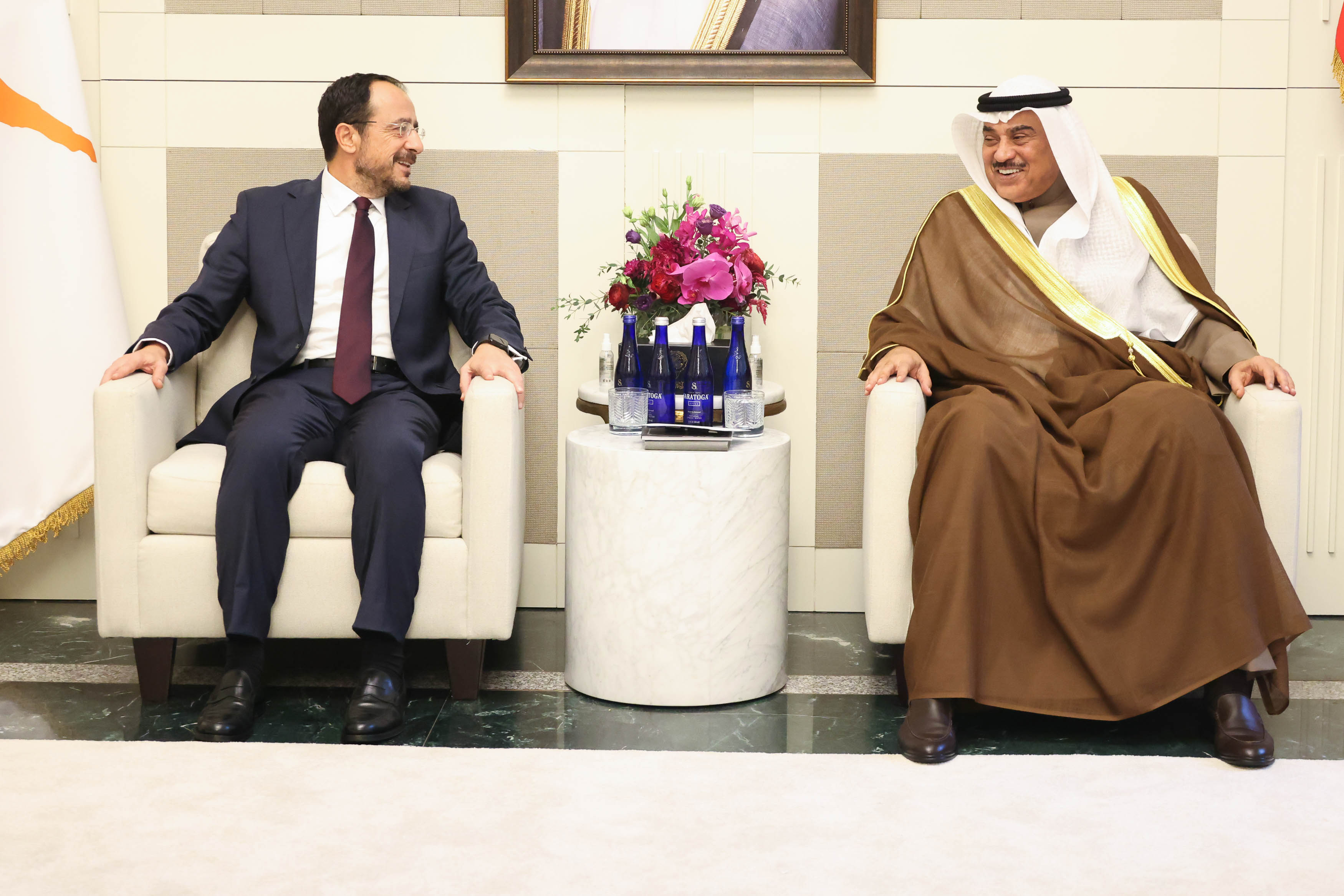 cover President meets Kuwait crown prince to strengthen ties