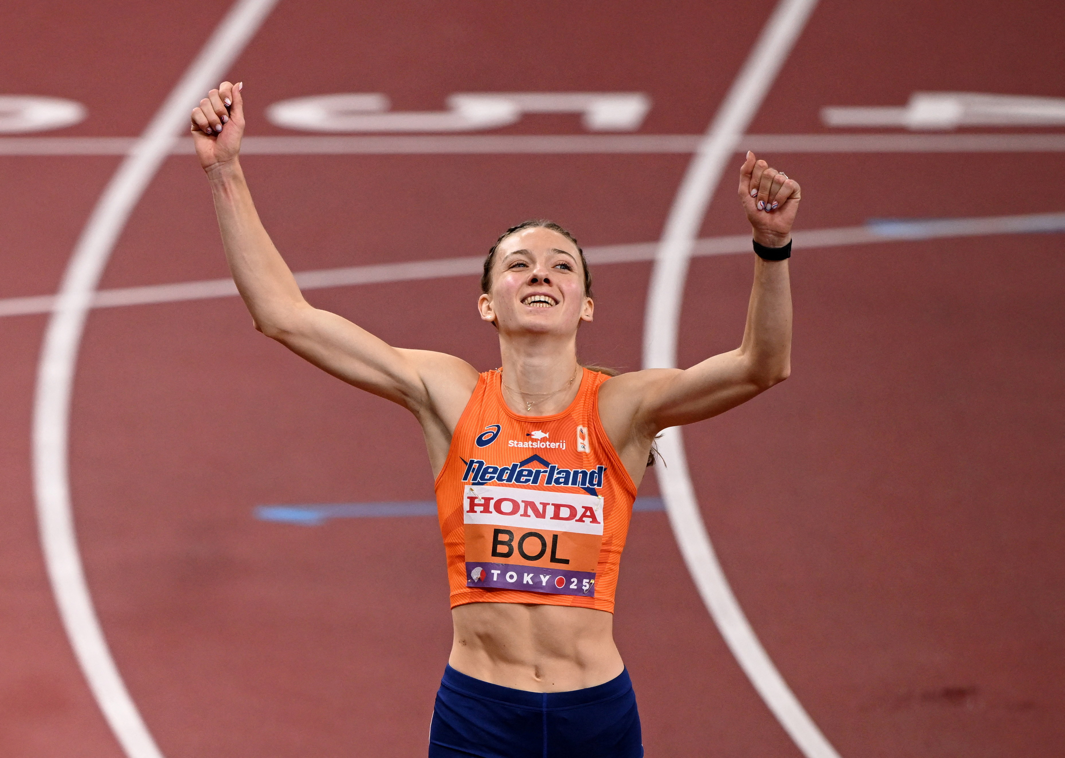 cover Brilliant Bol retains 400m hurdles title in style