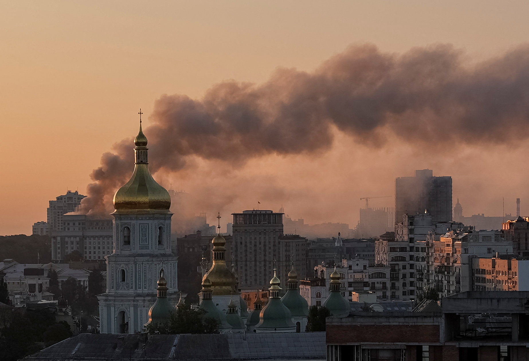 cover Russia&#8217;s largest air attack on Ukraine sets fire to main government building
