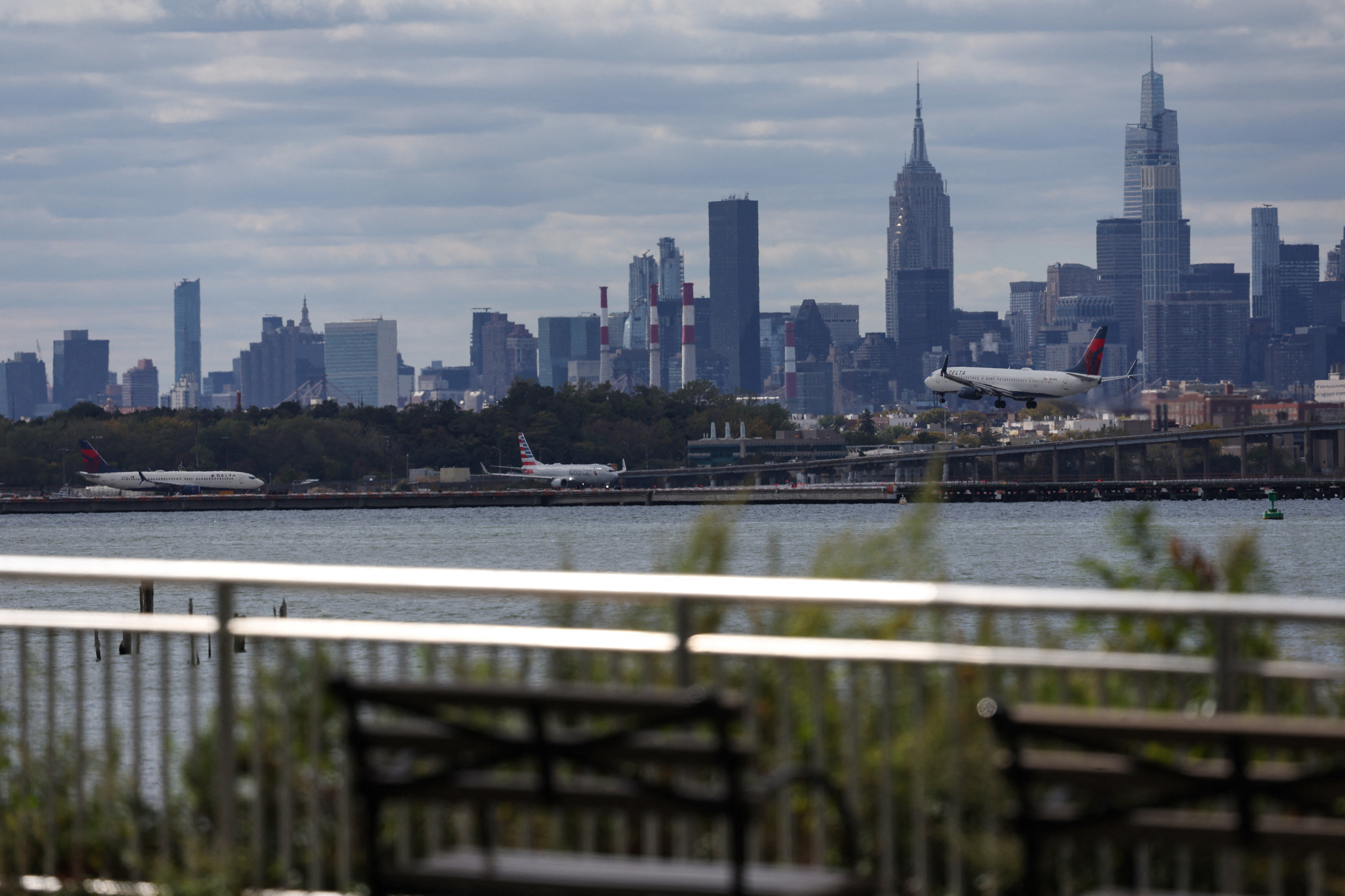 cover US government shutdown wreaks havoc on air travel as thousand of flights are delayed