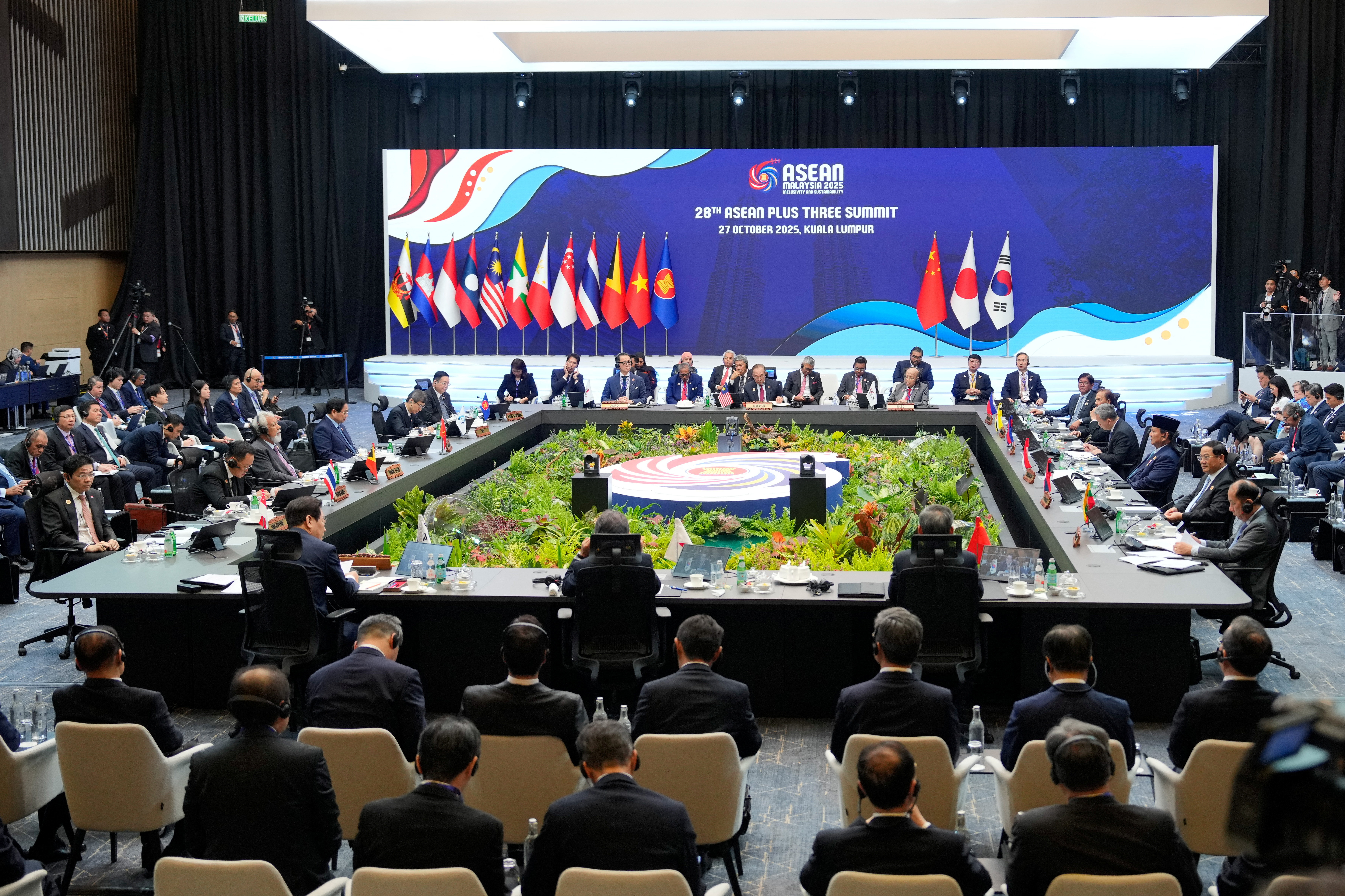 cover World leaders look to build economic, trade ties after Trump departs ASEAN summit