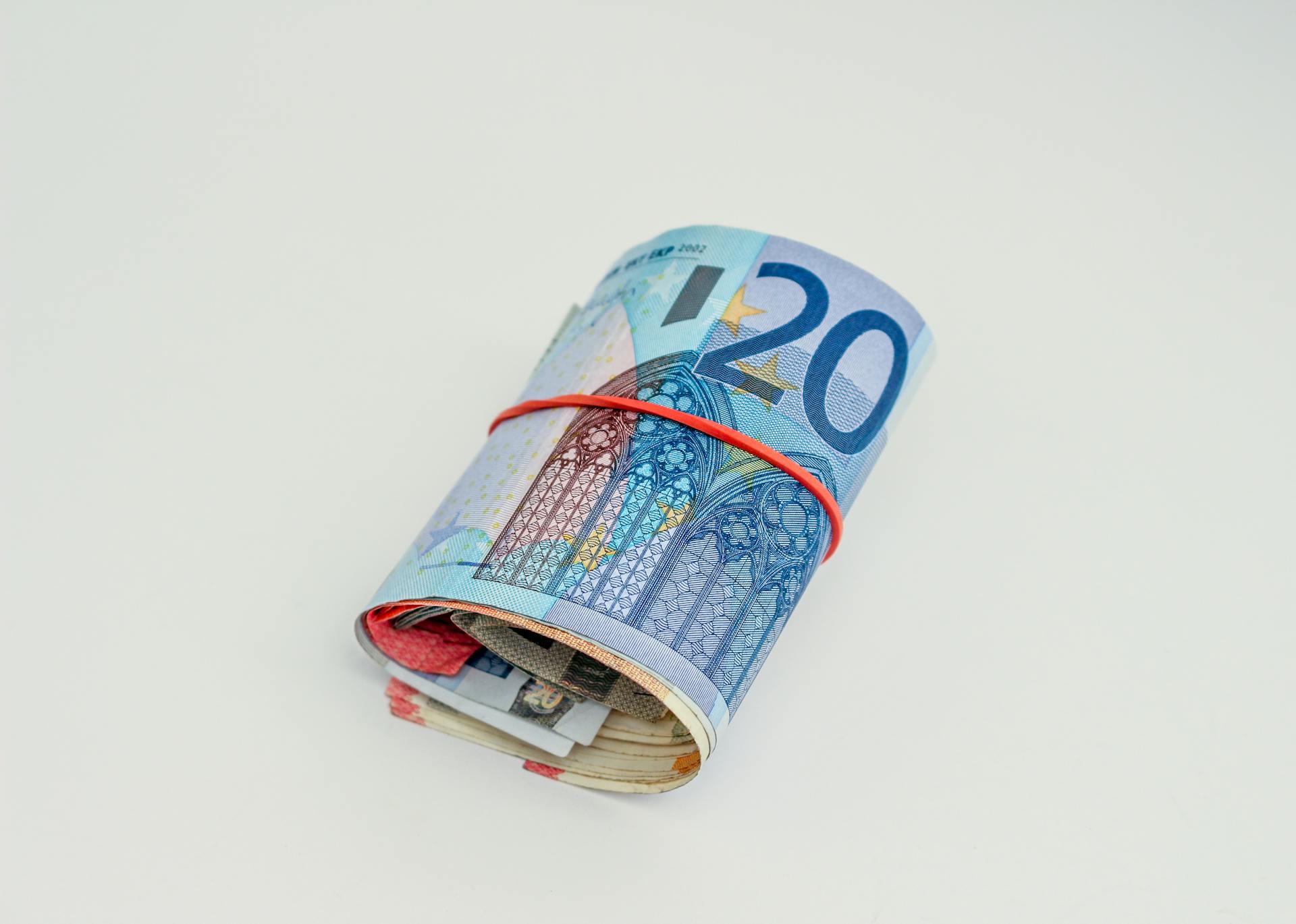 cover Cyprus average wages rise to €2,483 in 2024 — median still below €1,900