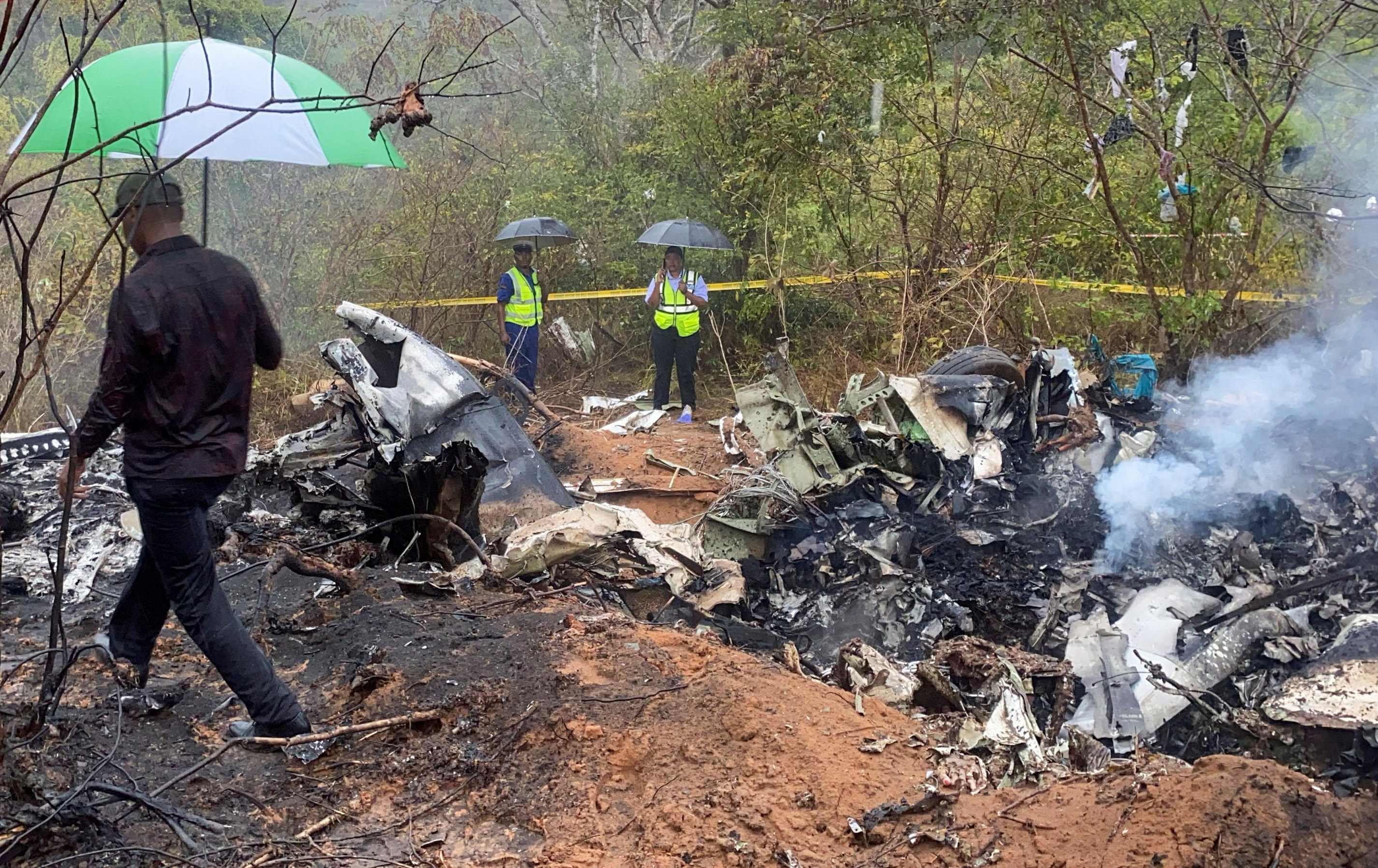 cover Ten Hungarian and German tourists killed with pilot in Kenya plane crash