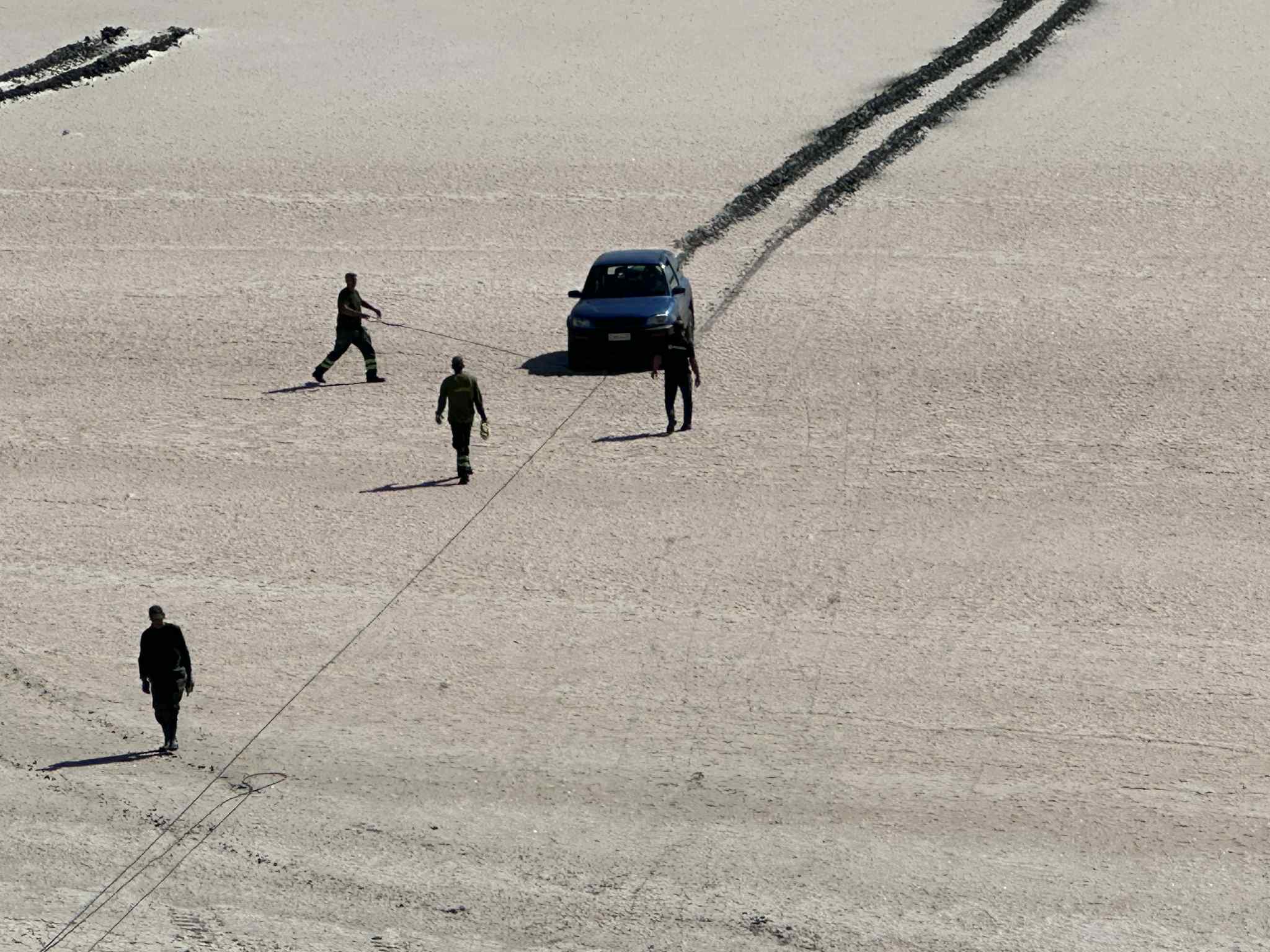 cover Removal begins of cars stuck in Larnaca salt lake