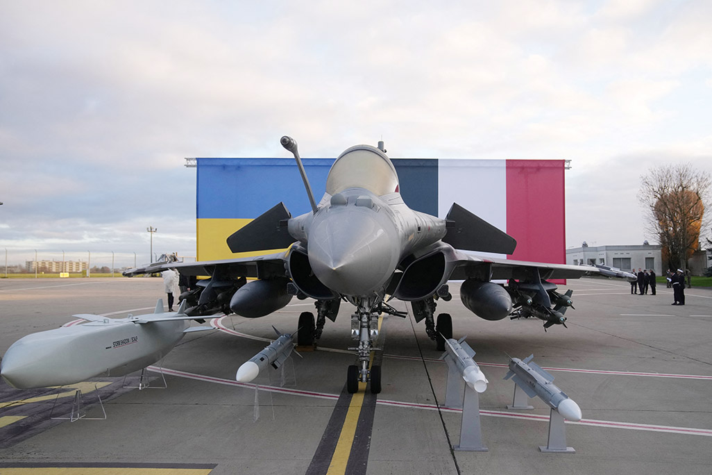 cover Zelenskiy says Ukraine will obtain 100 French-made Rafale warplanes