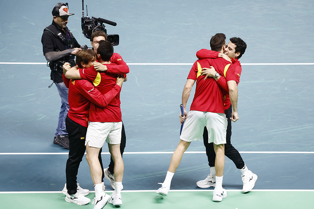 image Spain, Germany stage Davis Cup comeback wins to set up semi-final clash