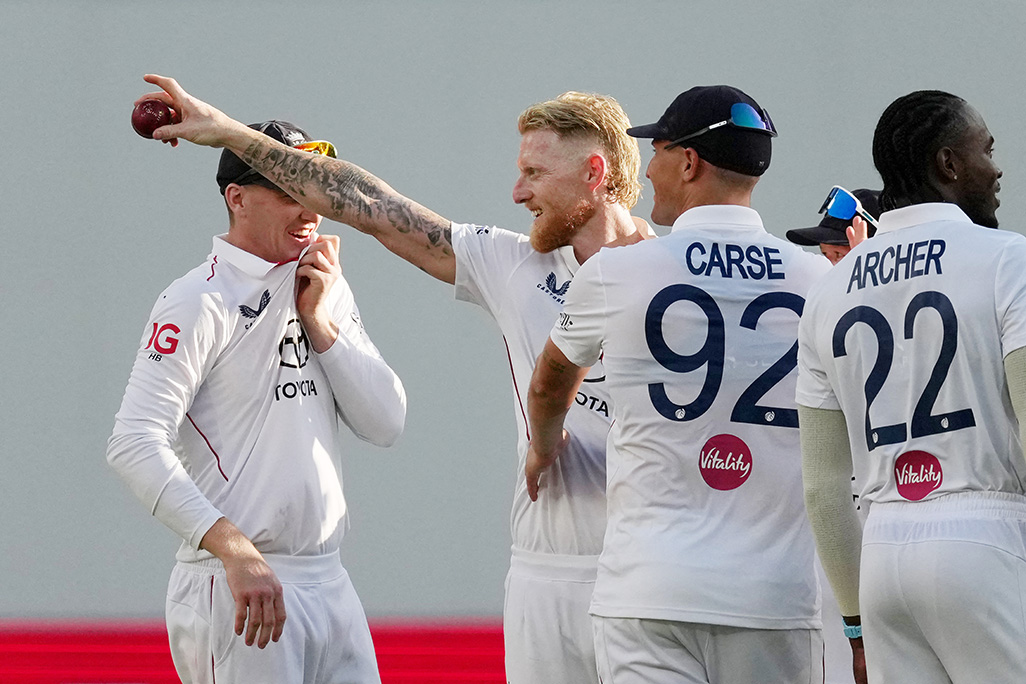 image Stokes leads England fightback on astonishing first day of Ashes