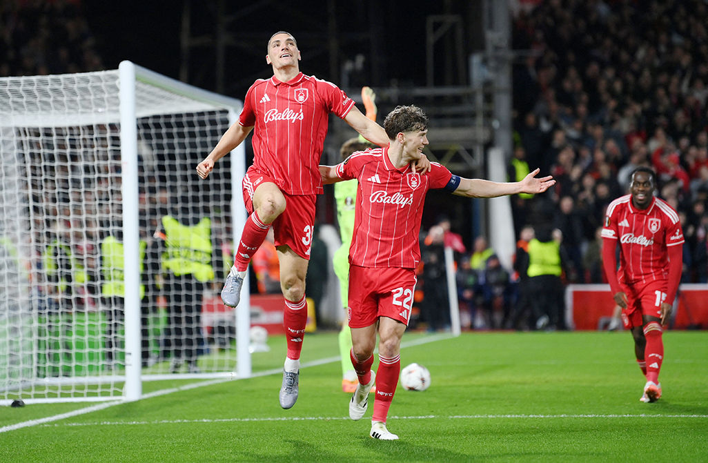 cover Lyon thump Maccabi Tel Aviv to go top, Forest keep on winning