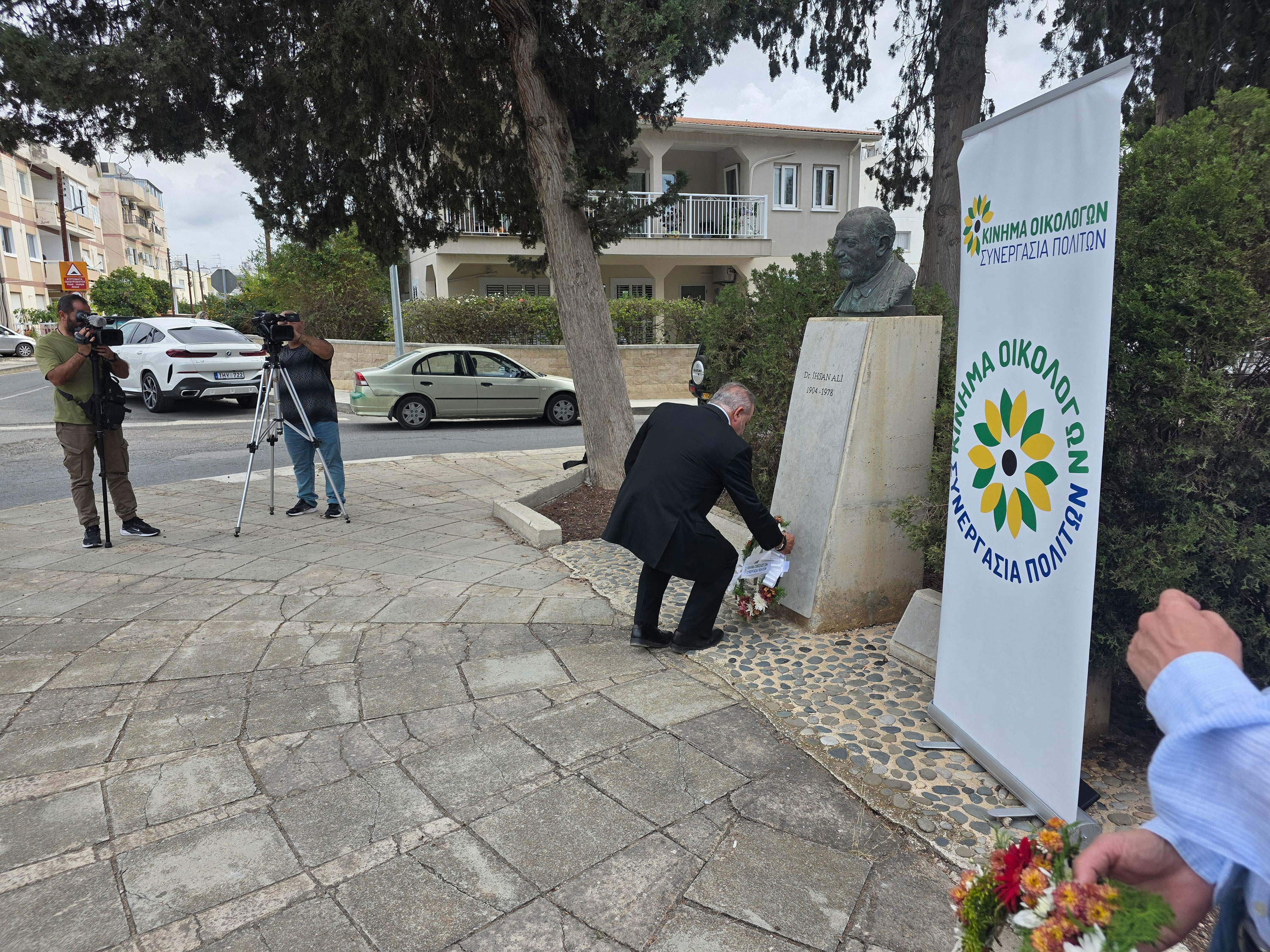 cover “Greek Cypriots and Turkish Cypriots can live together peacefully”