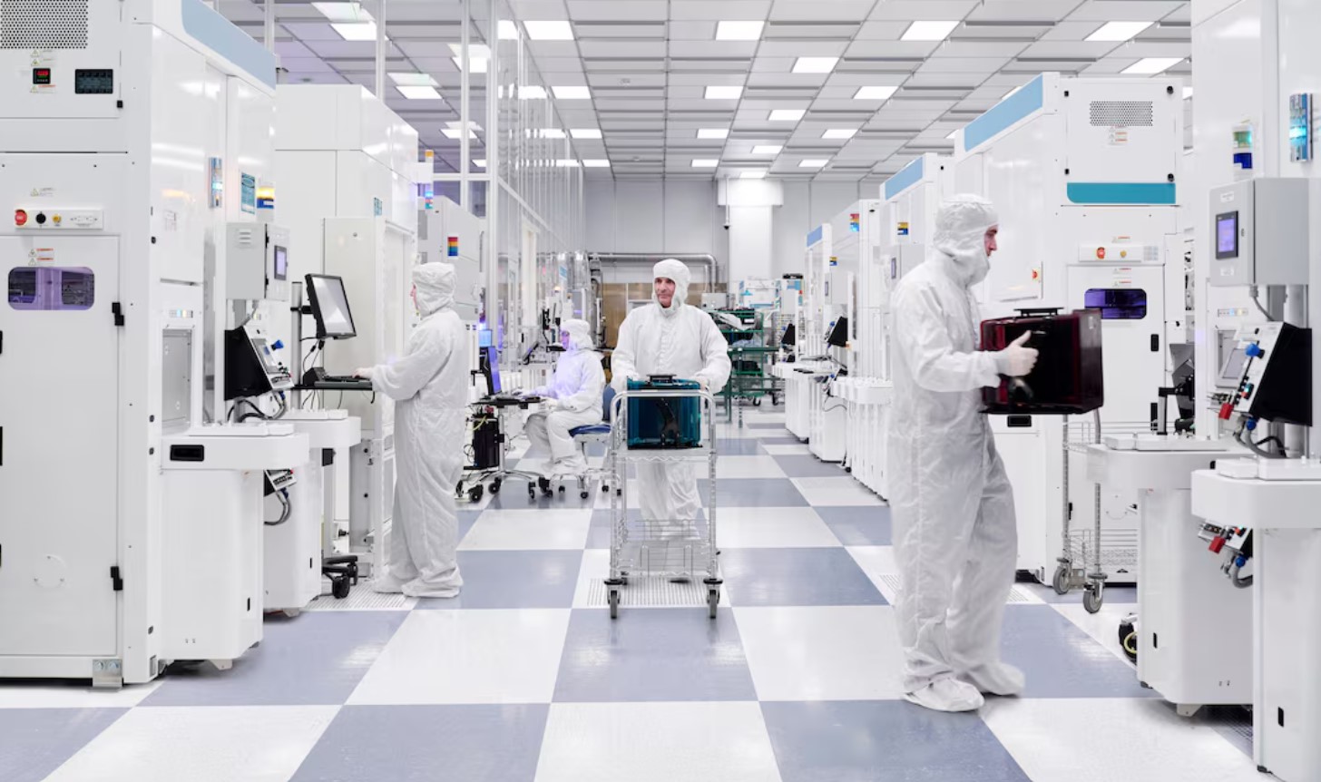 cover IBM says &#8216;Loon&#8217; chip shows path to useful quantum computers by 2029