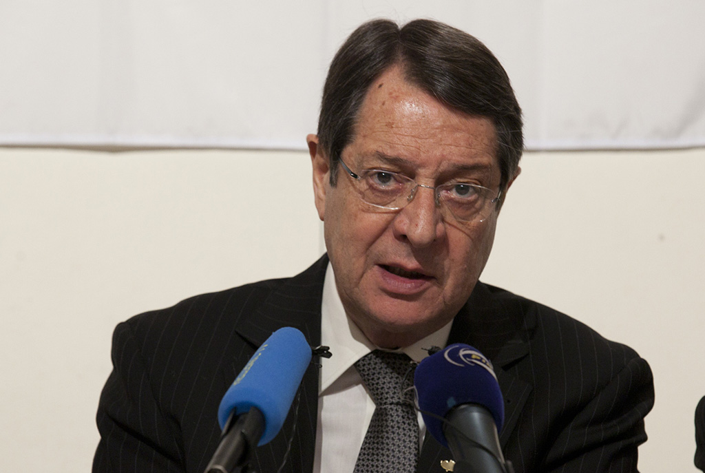 cover Tales from the Coffeeshop: A bewilderingly tangled web of deceit