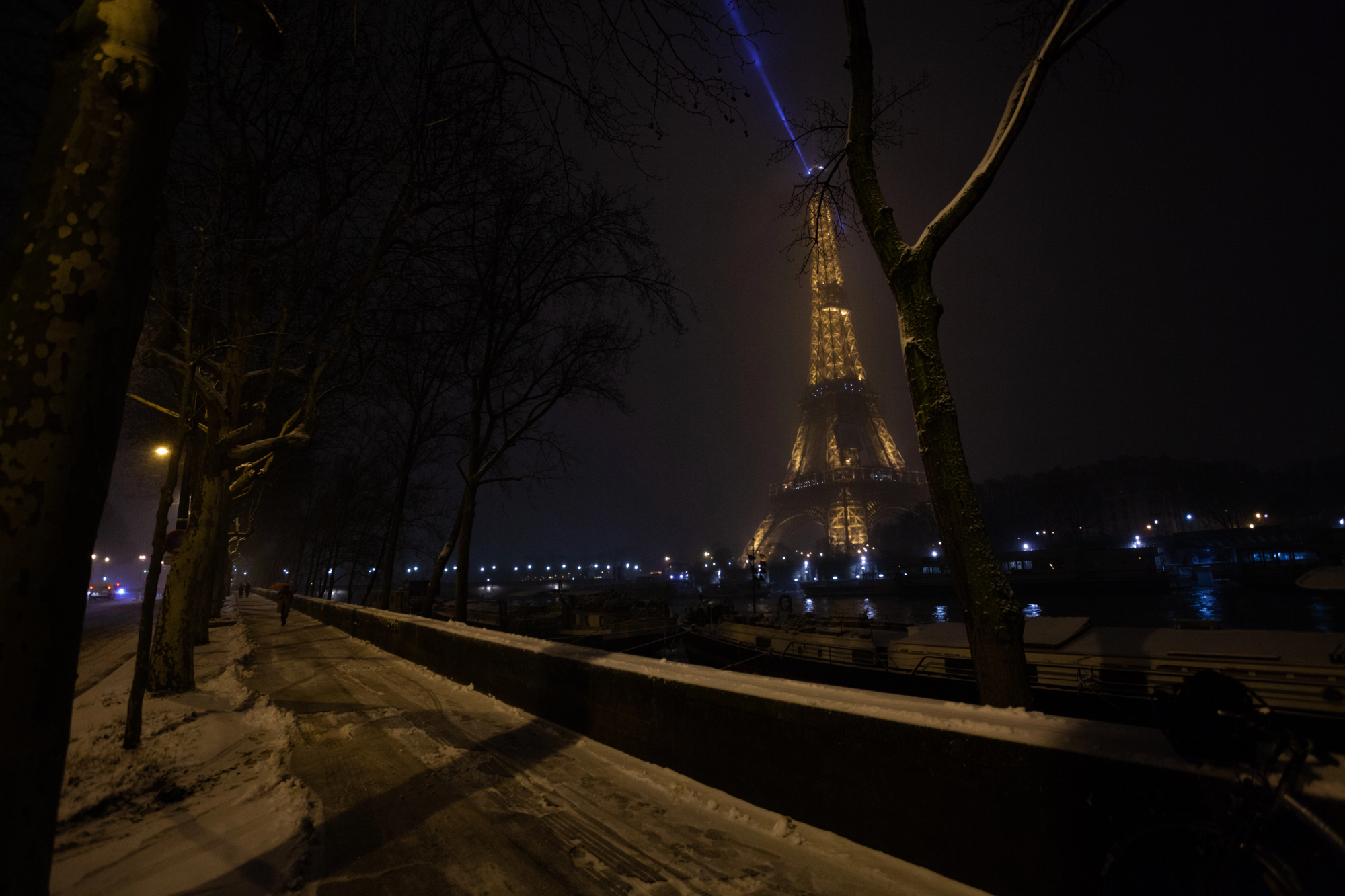 cover Power blackout briefly hits parts of Paris