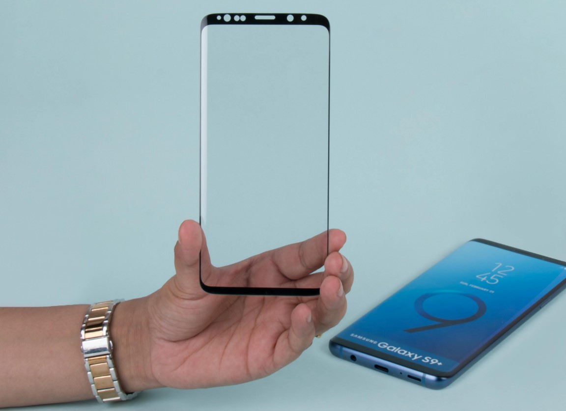 cover Display glass industry sees record revenue amid strategic refocus