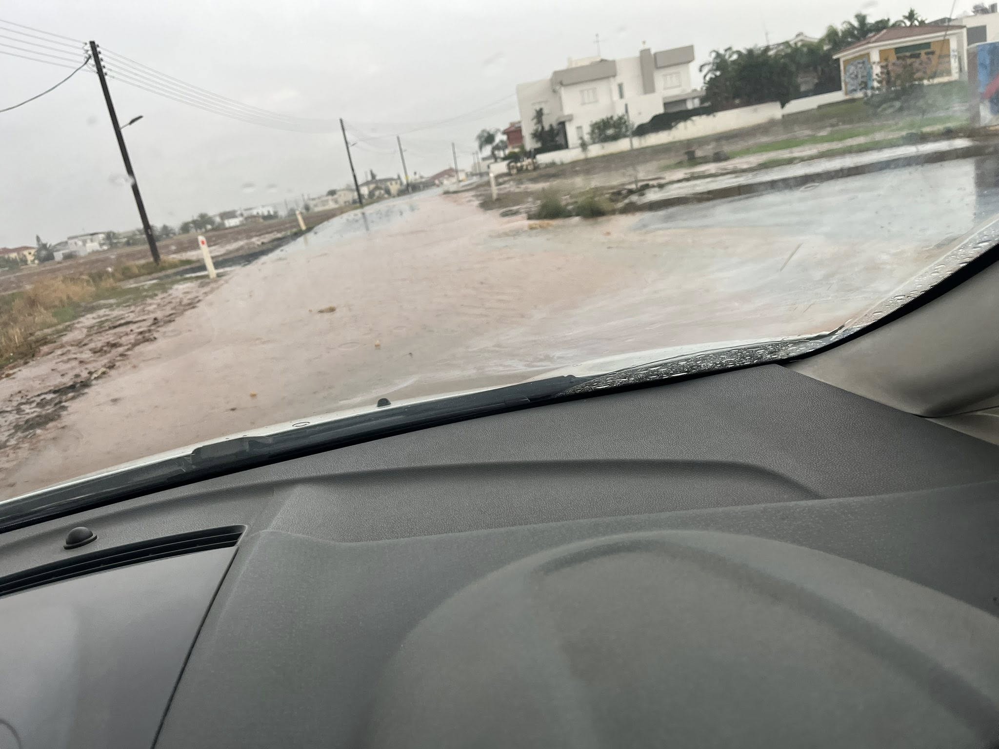 image Heavy rain on Nicosia-Larnaca motorway, low visibility