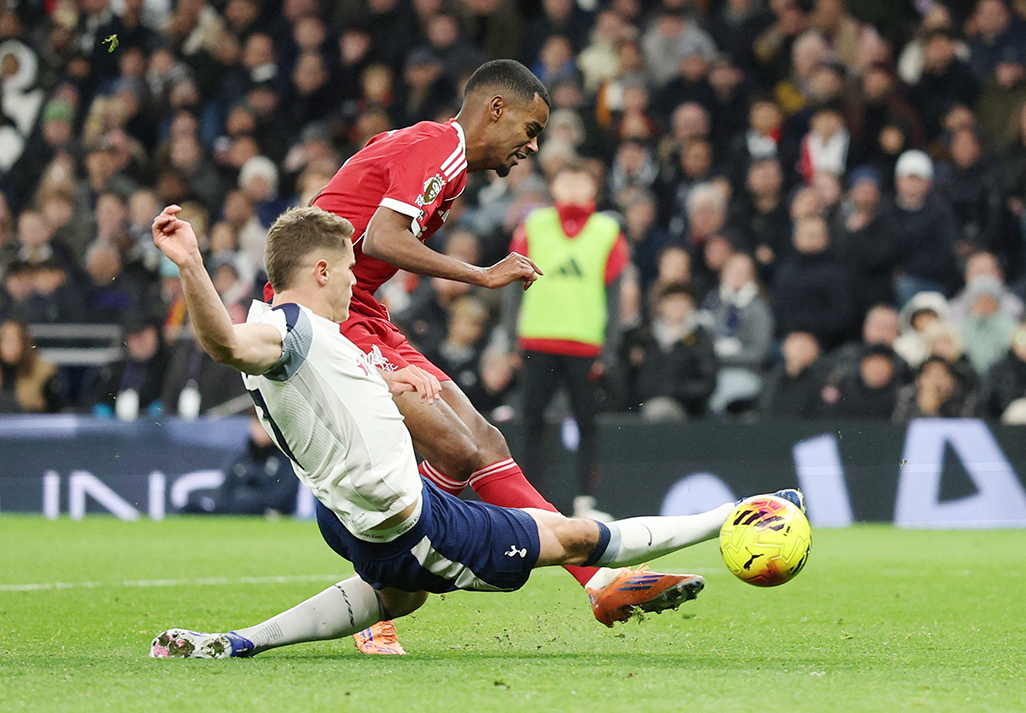 image Liverpool&#8217;s Isak out for at least two months, says Slot