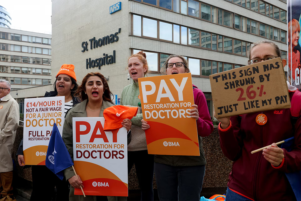 cover Strike by doctors in England to go ahead after rejecting government&#8217;s offer