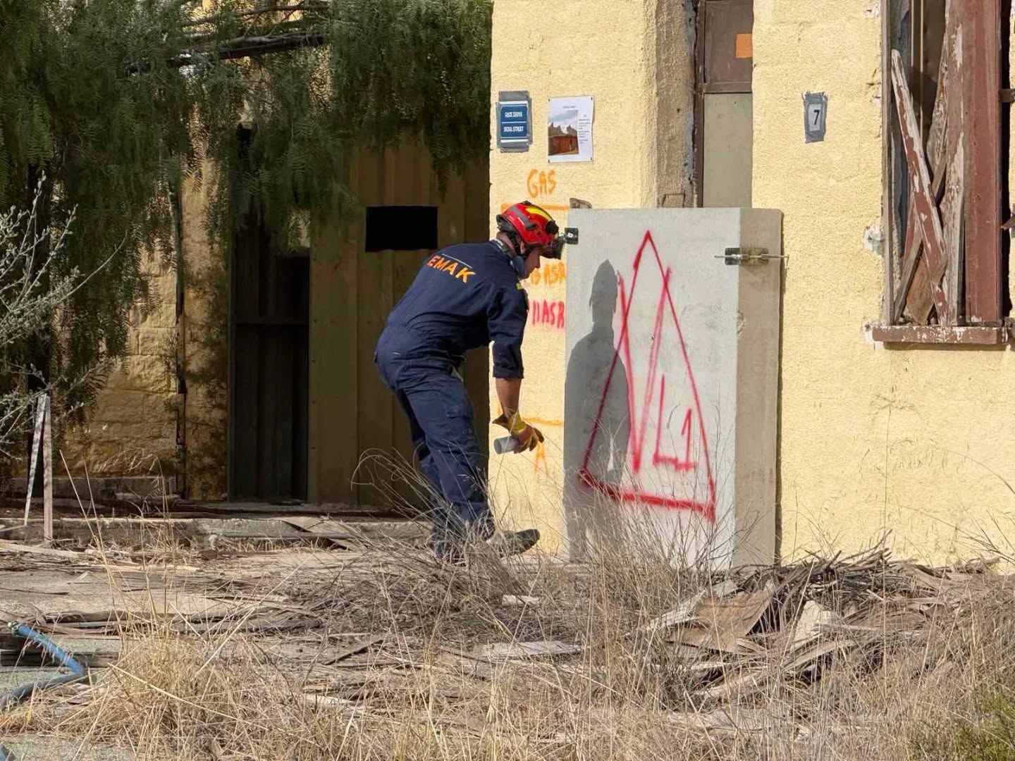 cover Fire service warns public not to panic over exercise