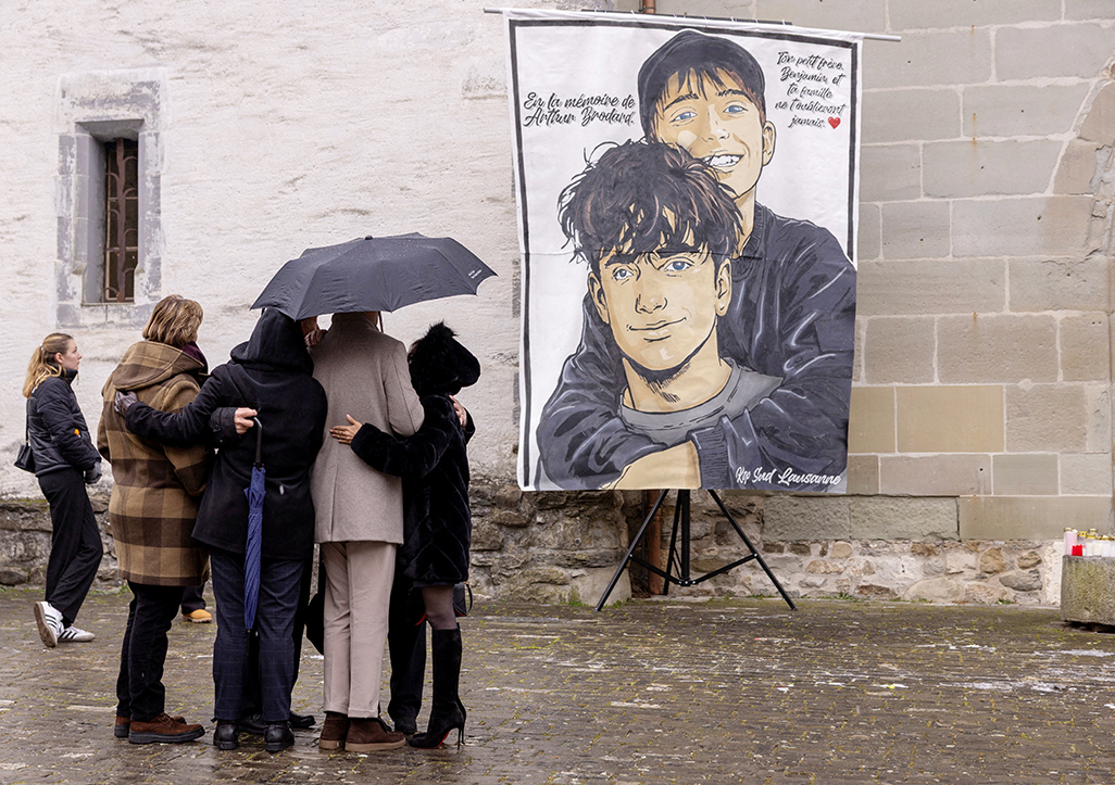 cover Swiss prosecutors summon owners of bar after deadly blaze, one detained