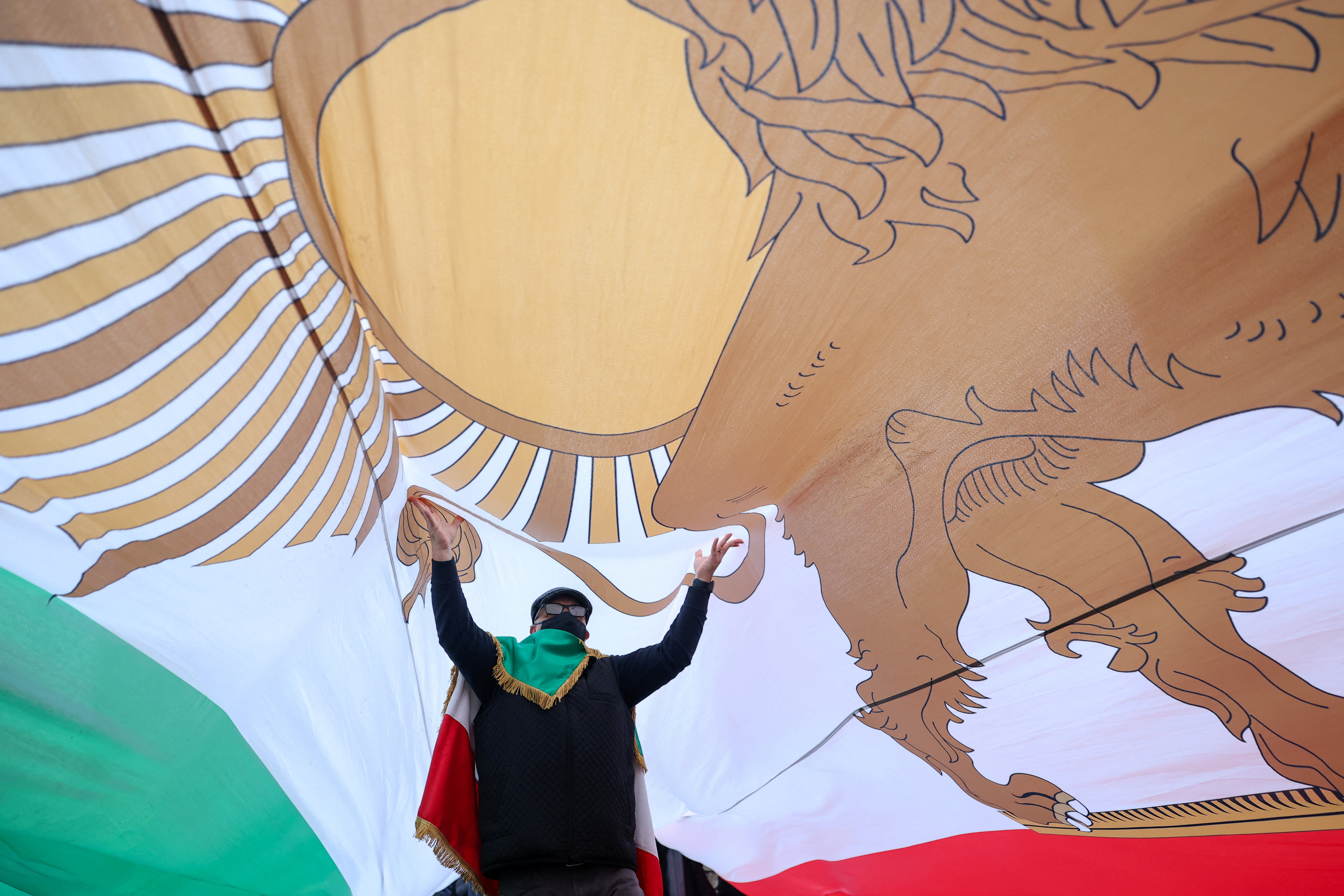 cover At least 5,000 dead in Iran unrest, official says, as judiciary hints at executions