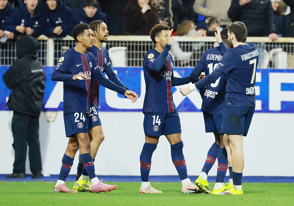 image Top‑eight scramble dominates group climax