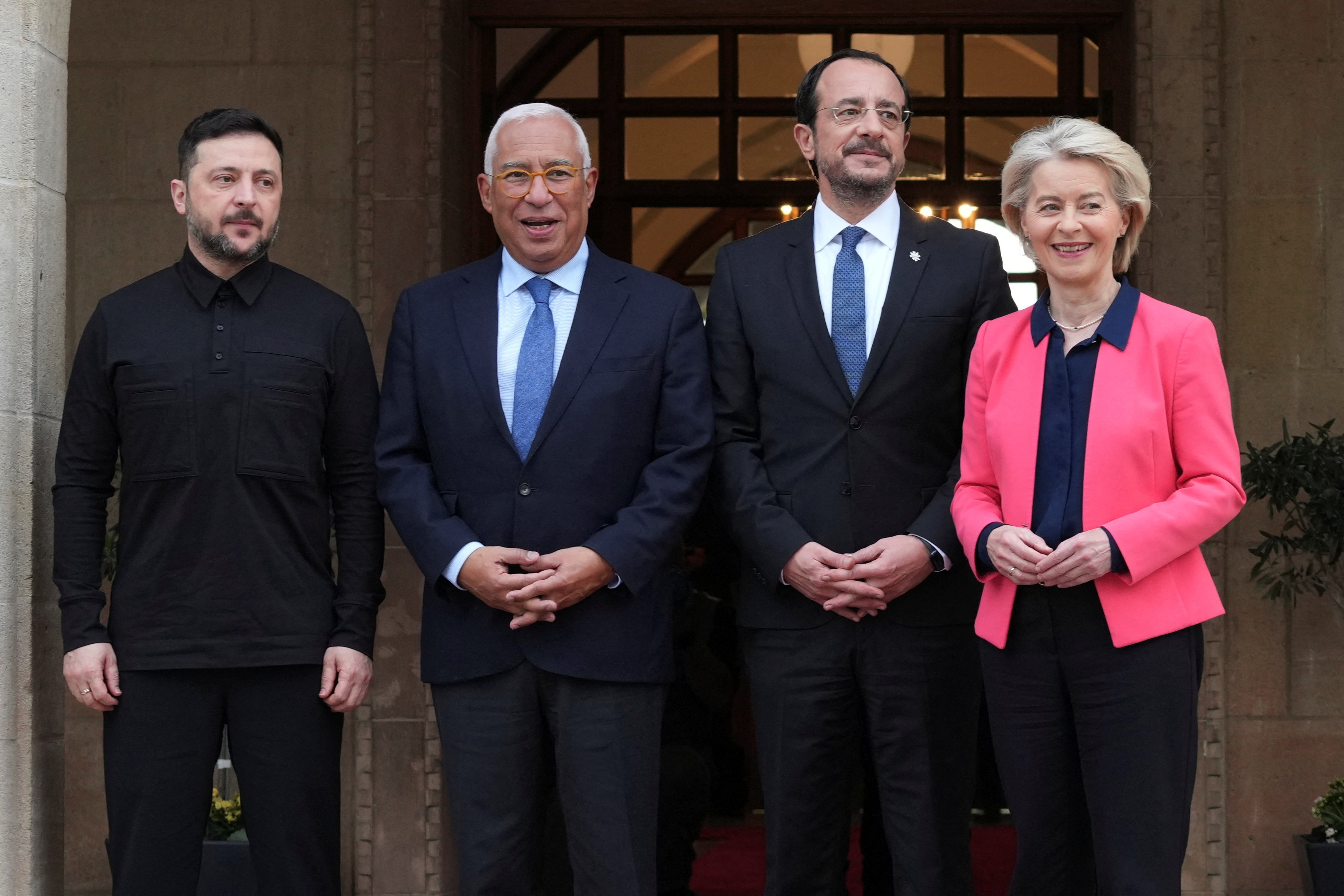 image Tales from the Cofeeshop: Six months of glory, eight minutes of trouble