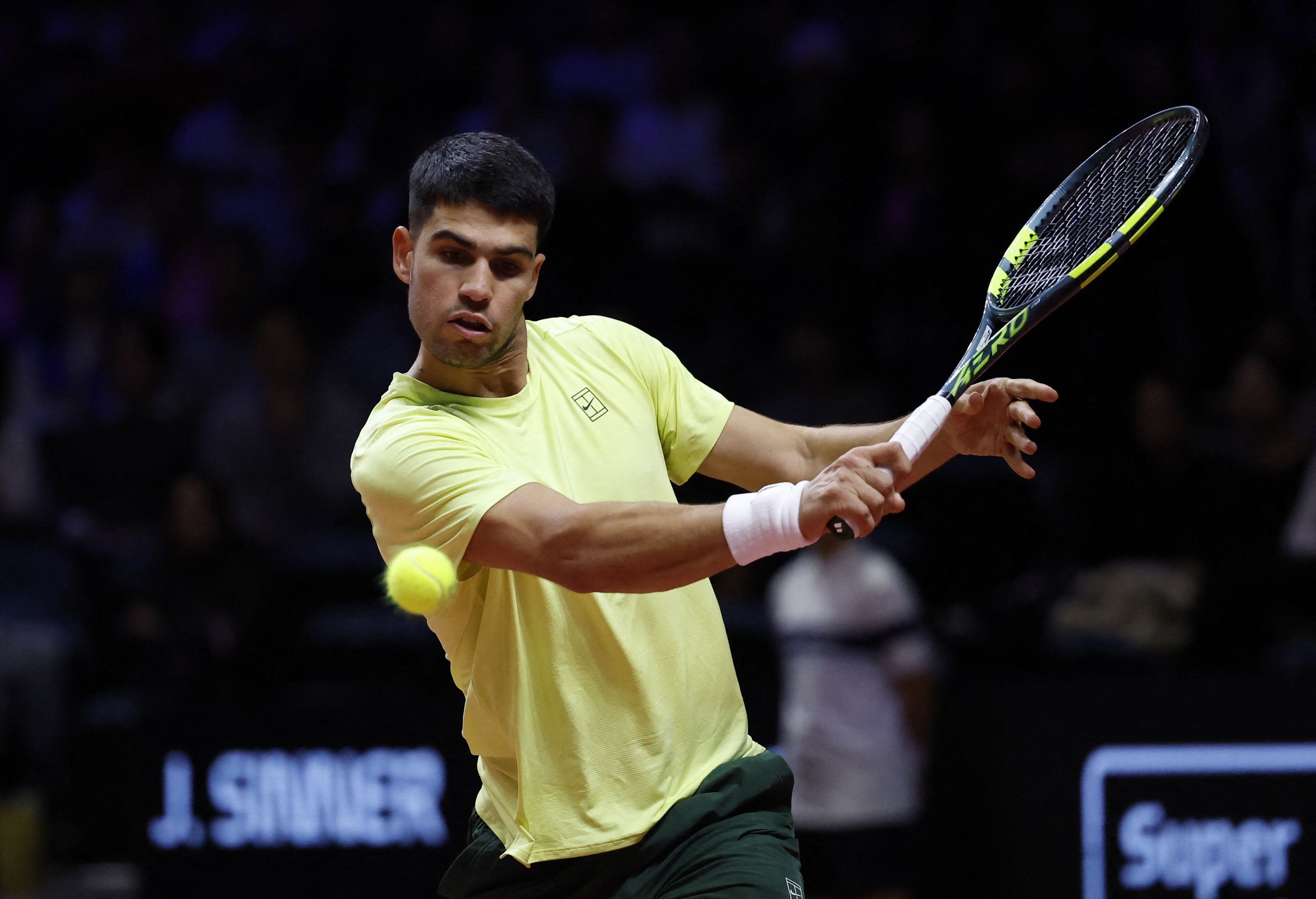 cover Alcaraz beats Sinner in South Korea exhibition match