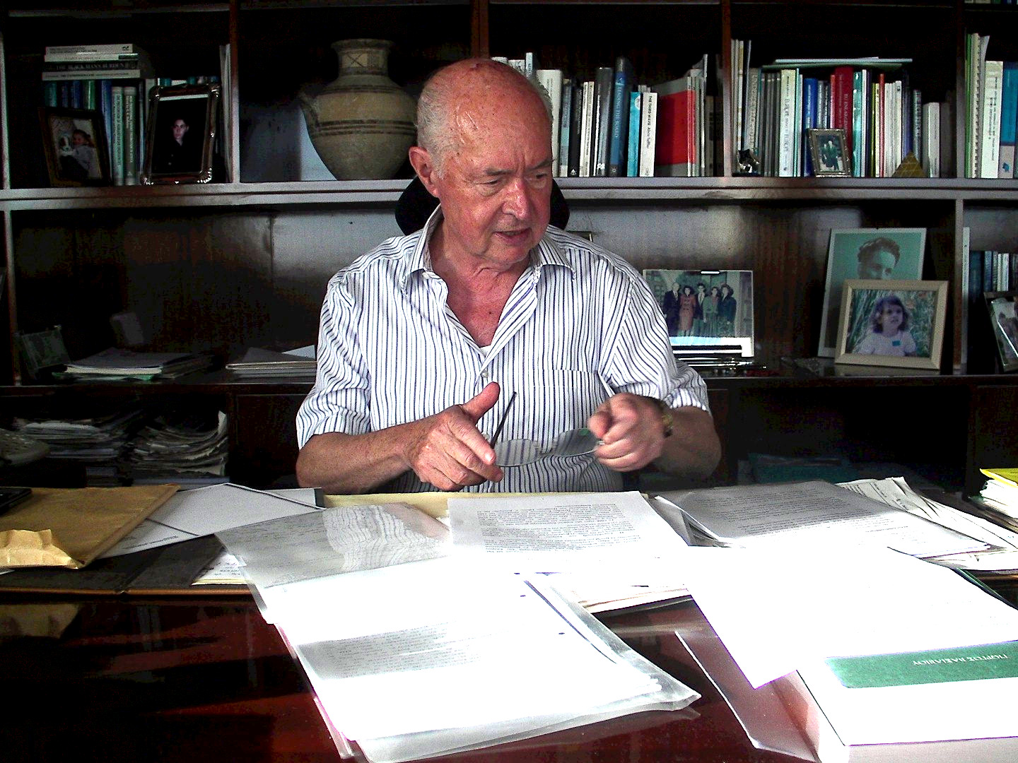 cover Former Cyprus President George Vassiliou dies at 94