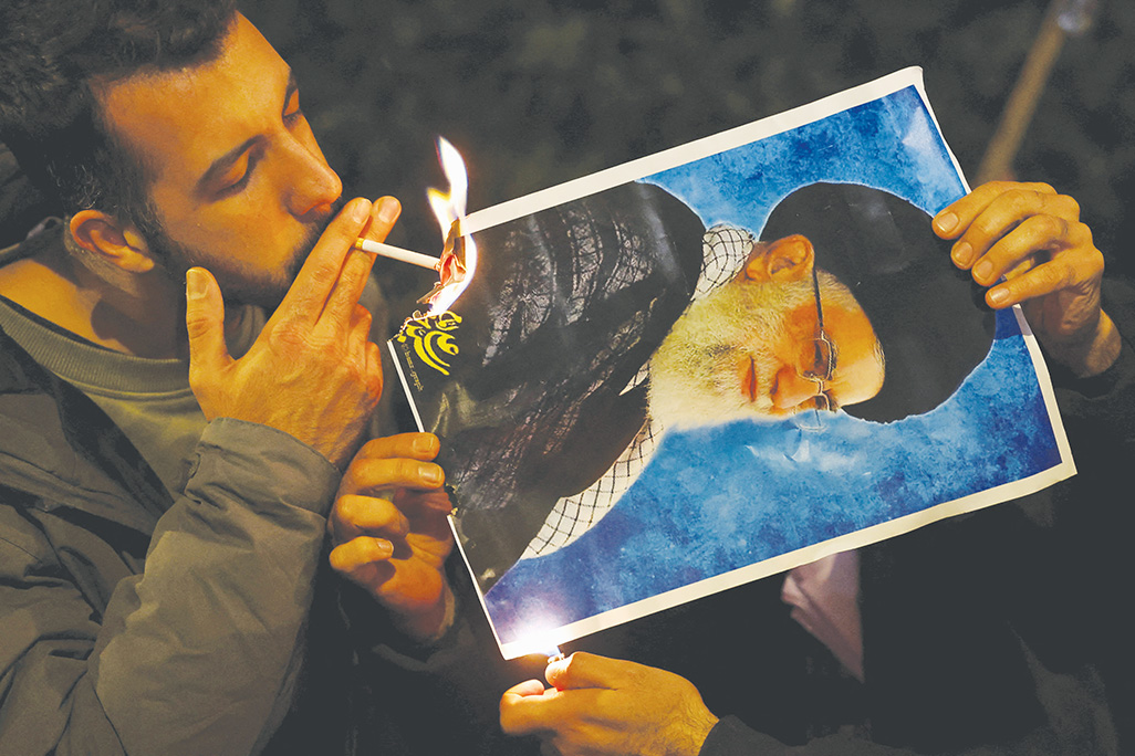 cover Trump urges Iranians to keep protesting, says ‘help is on its way’