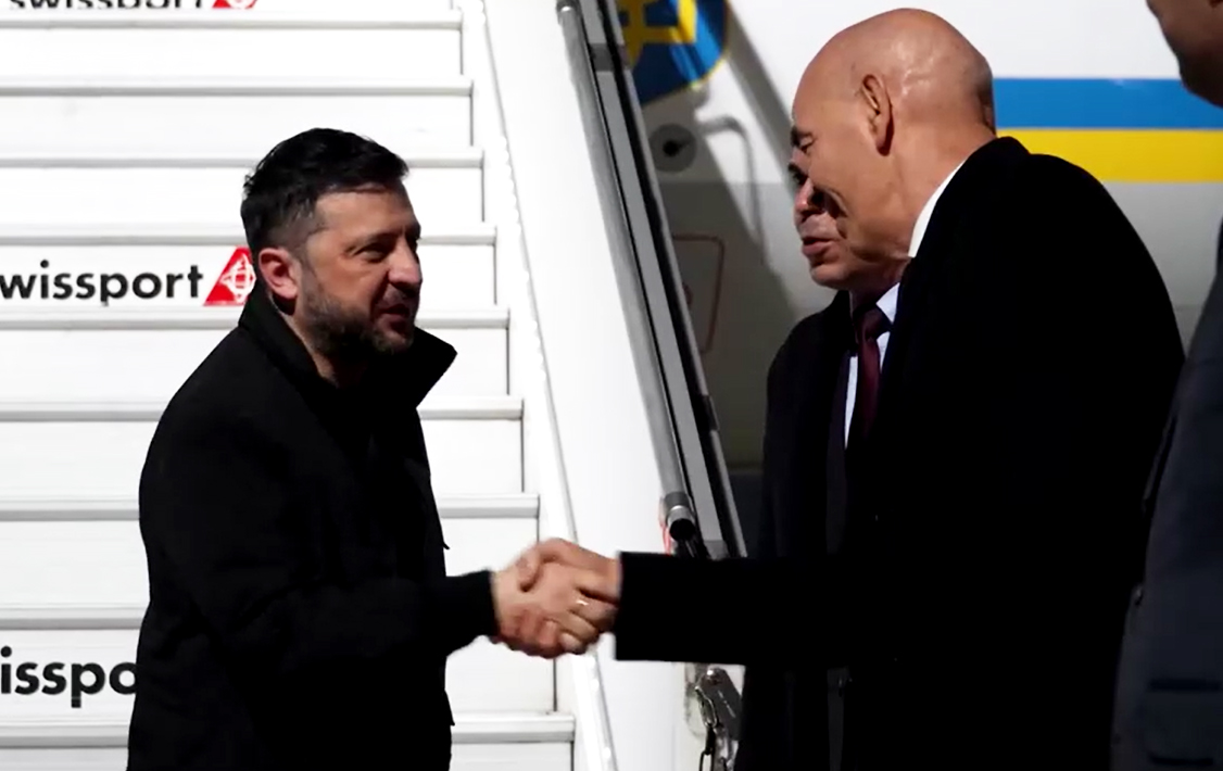 cover Zelenskiy arrives in Cyprus