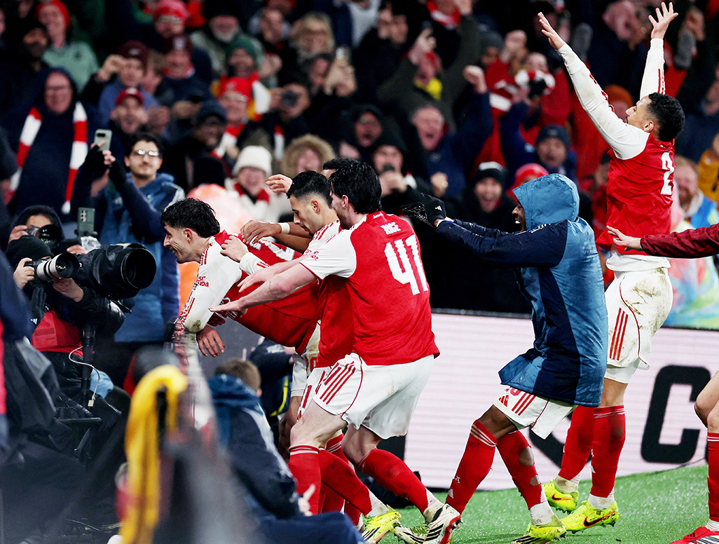 image Arsenal beat Chelsea to reach League Cup final